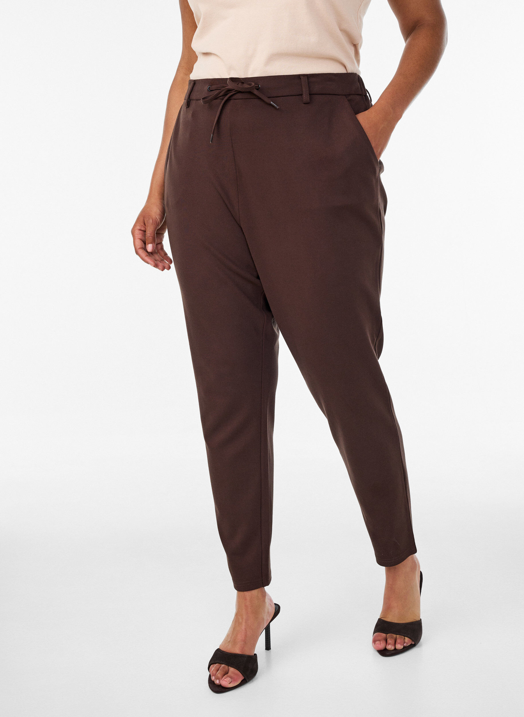 ZizzifashionCropped Maddison trousers, Brown, Model image number 2