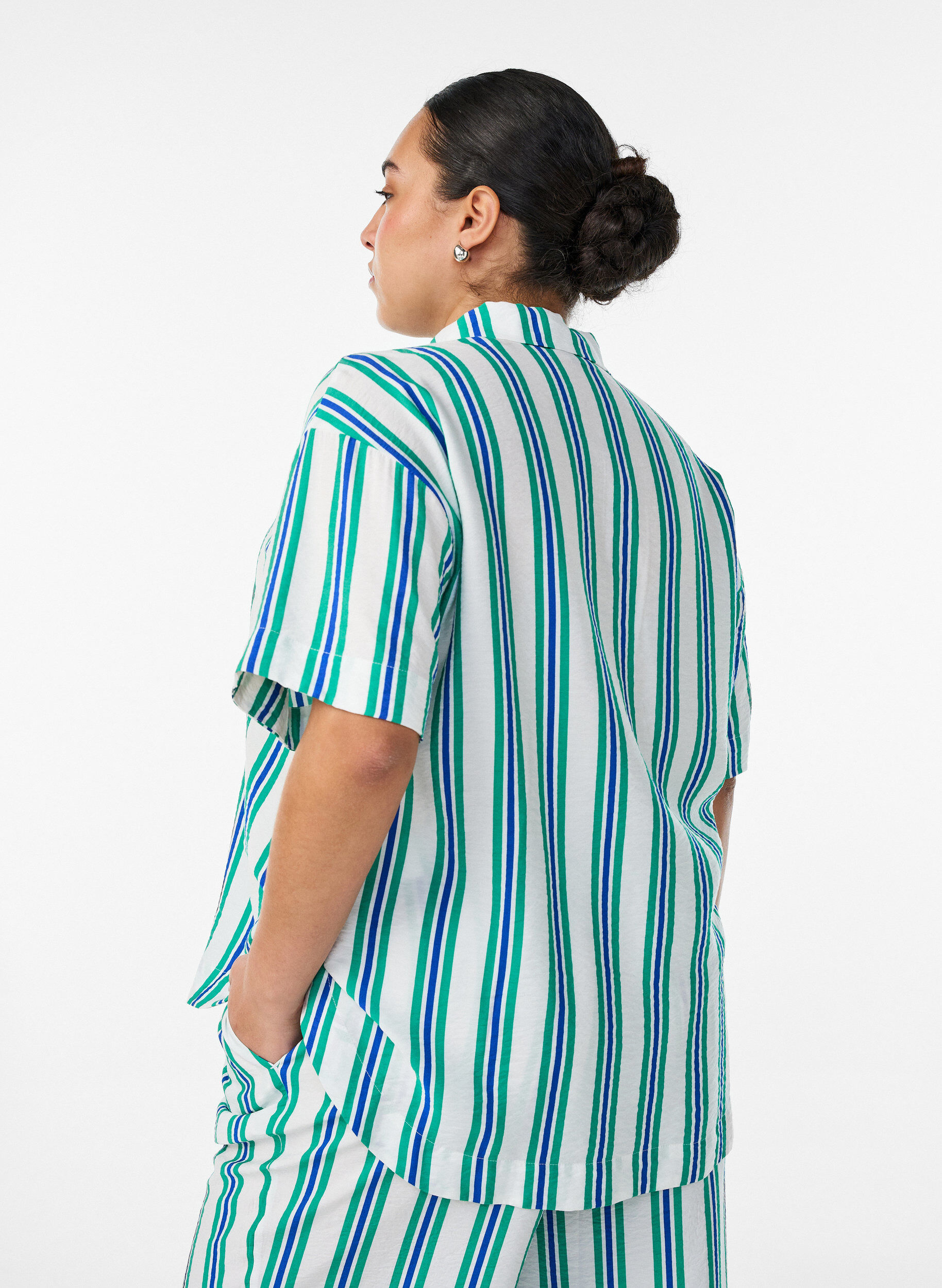 Zizzifashion Striped viscose shirt with short sleeves, Vanilla, Model image number 2
