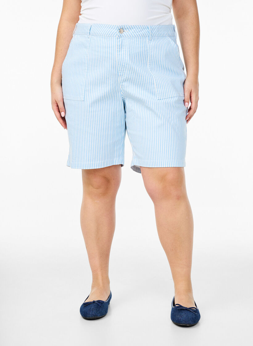 Striped Bermuda shorts with high waist, Light Blue, Model image number 3