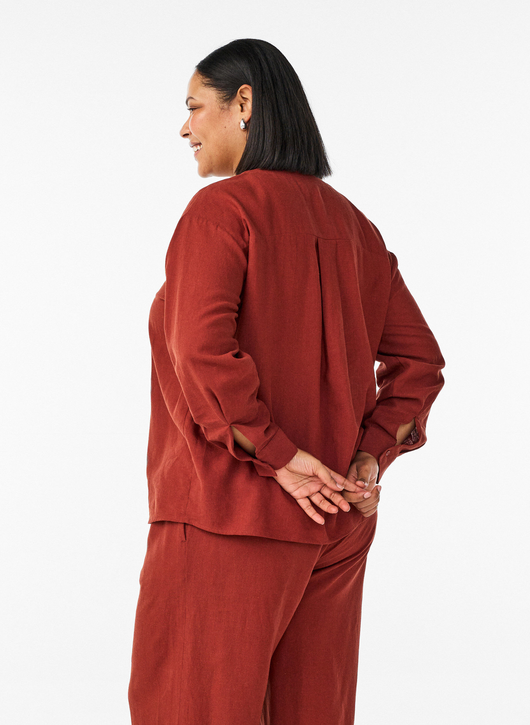 Zizzifashion Blouse in linen and viscose with V-neck, Red, Model image number 2