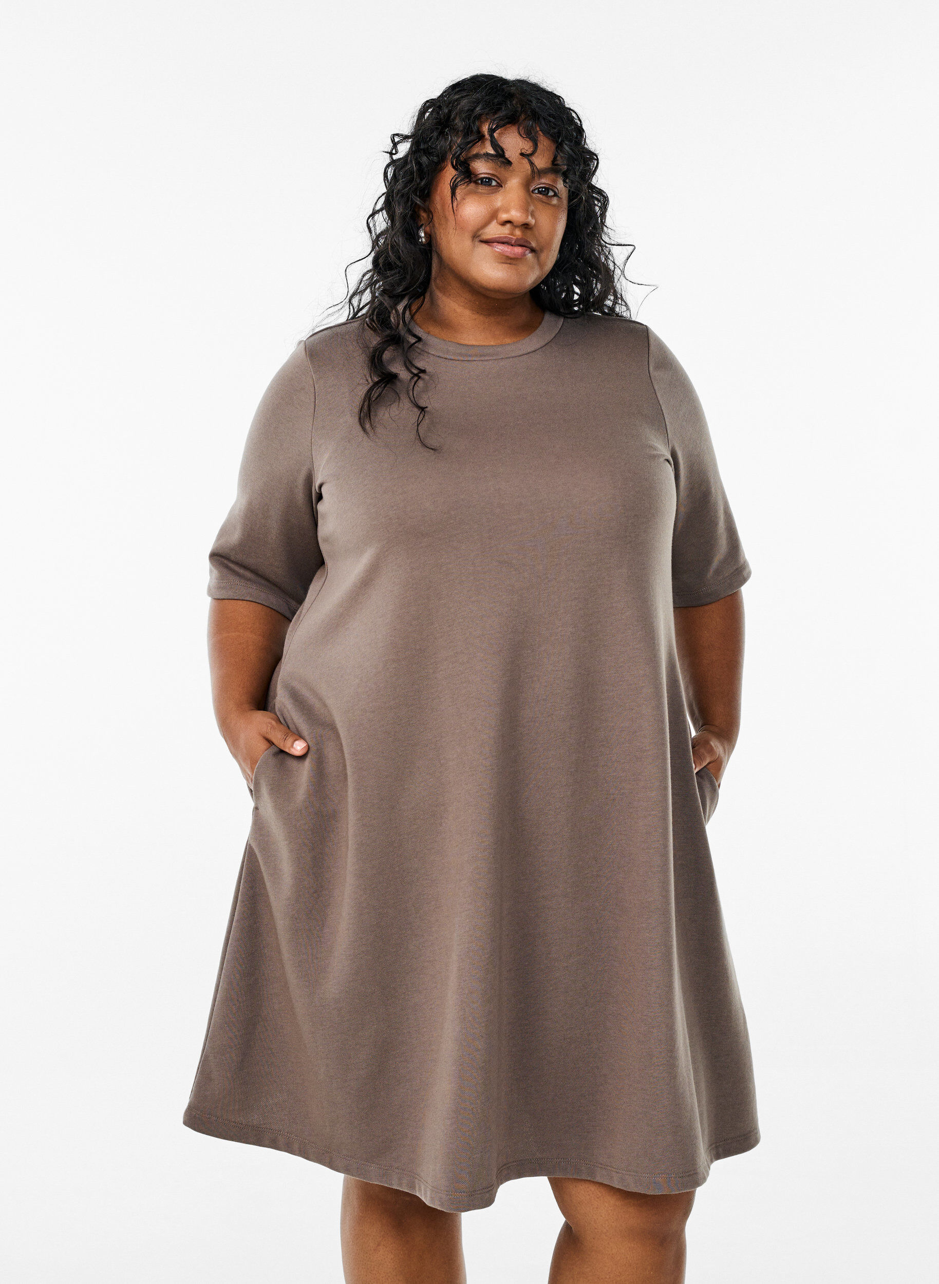 Knee-length jersey dress with pockets and A-line shape, Brown, Model