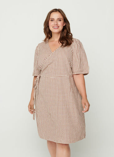 Short-sleeved checked wrap dress, Coloured Check, Model image number 0