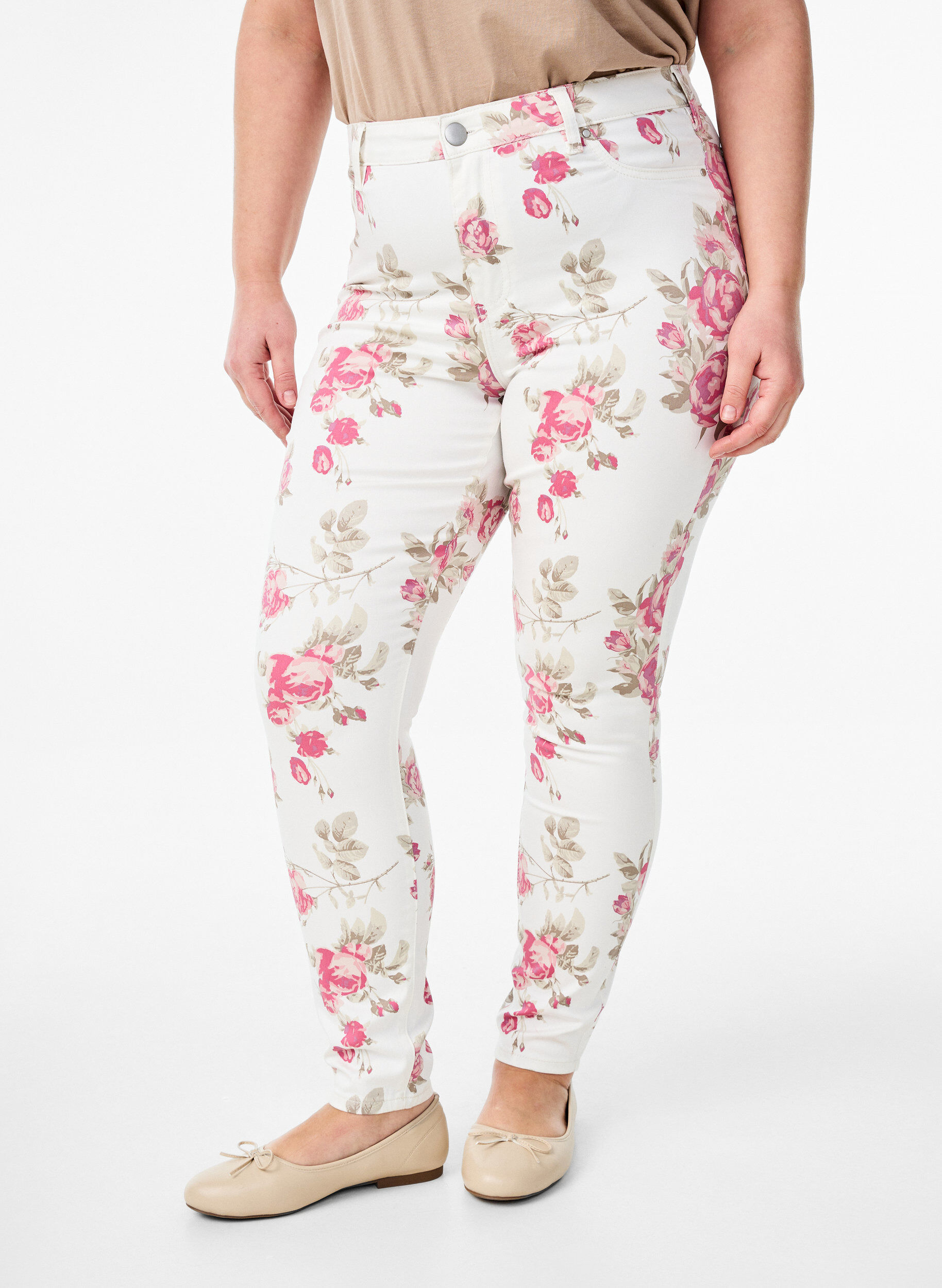 Zizzifashion Super slim Amy jeans with a floral print, Vanilla, Model image number 2