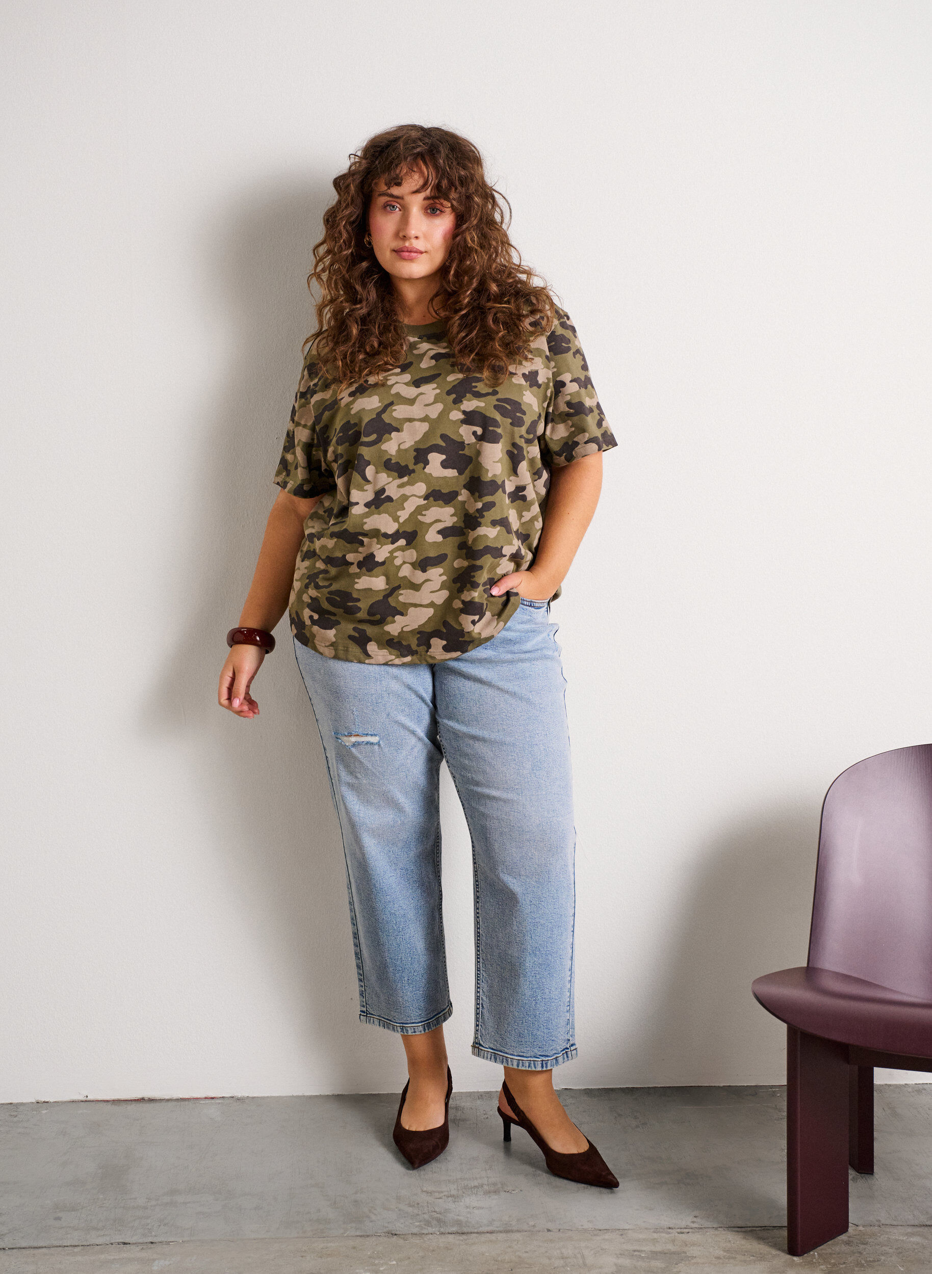 Cropped Vera jeans with distress detail, Light Blue, Model