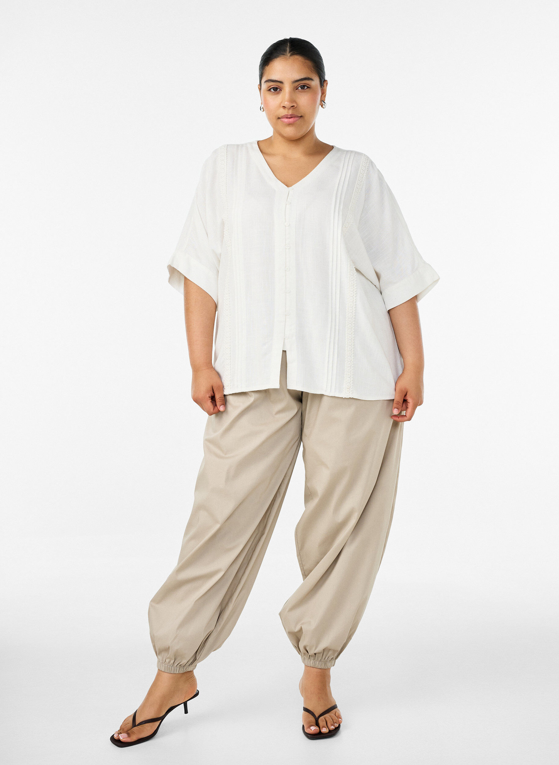 Zizzifashion Viscose blouse with crochet trim and buttons, Vanilla, Model image number 1