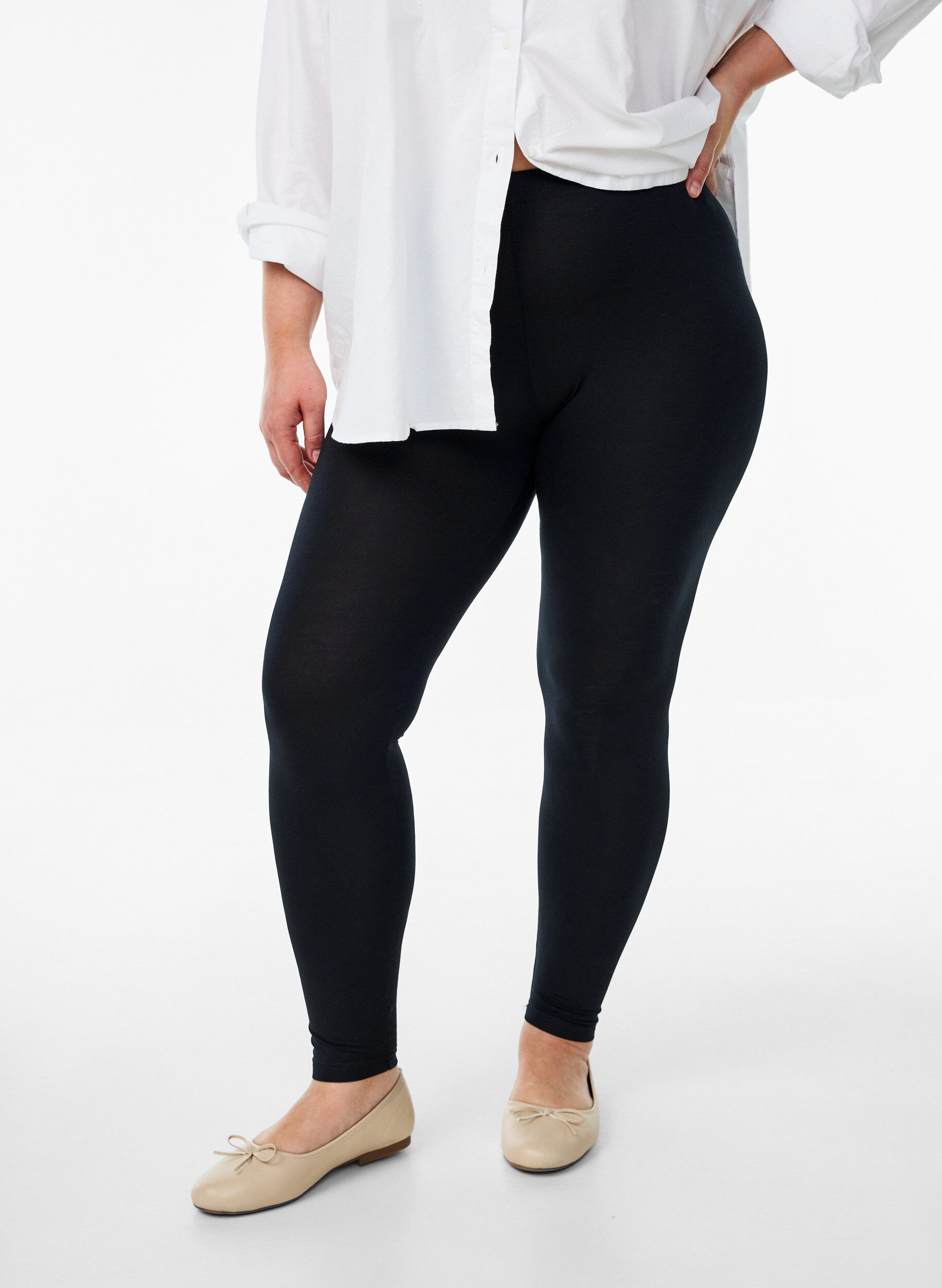 Basic viscose leggings, Black, Model