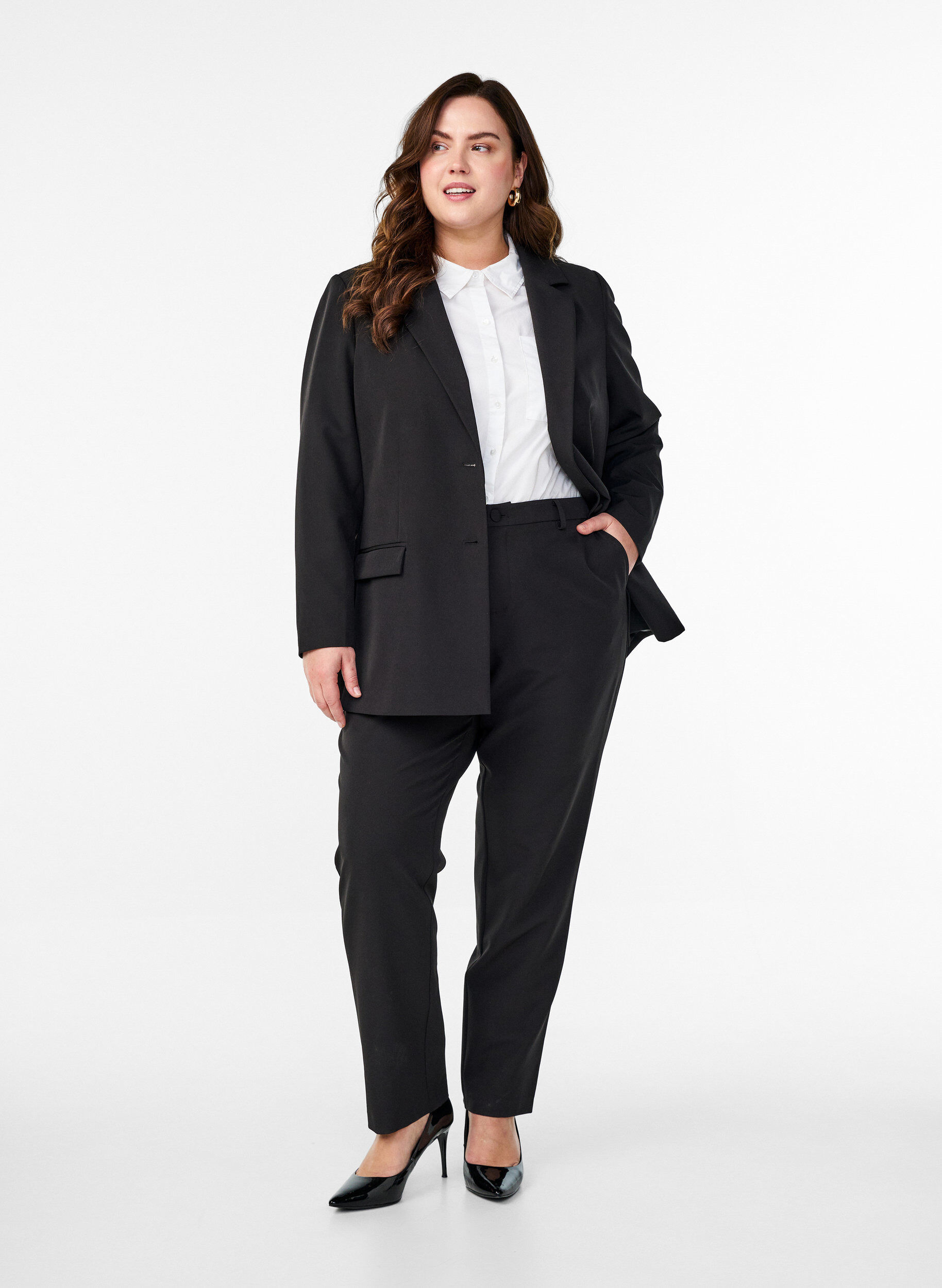 Trousers with pockets and straight legs, Black, Model