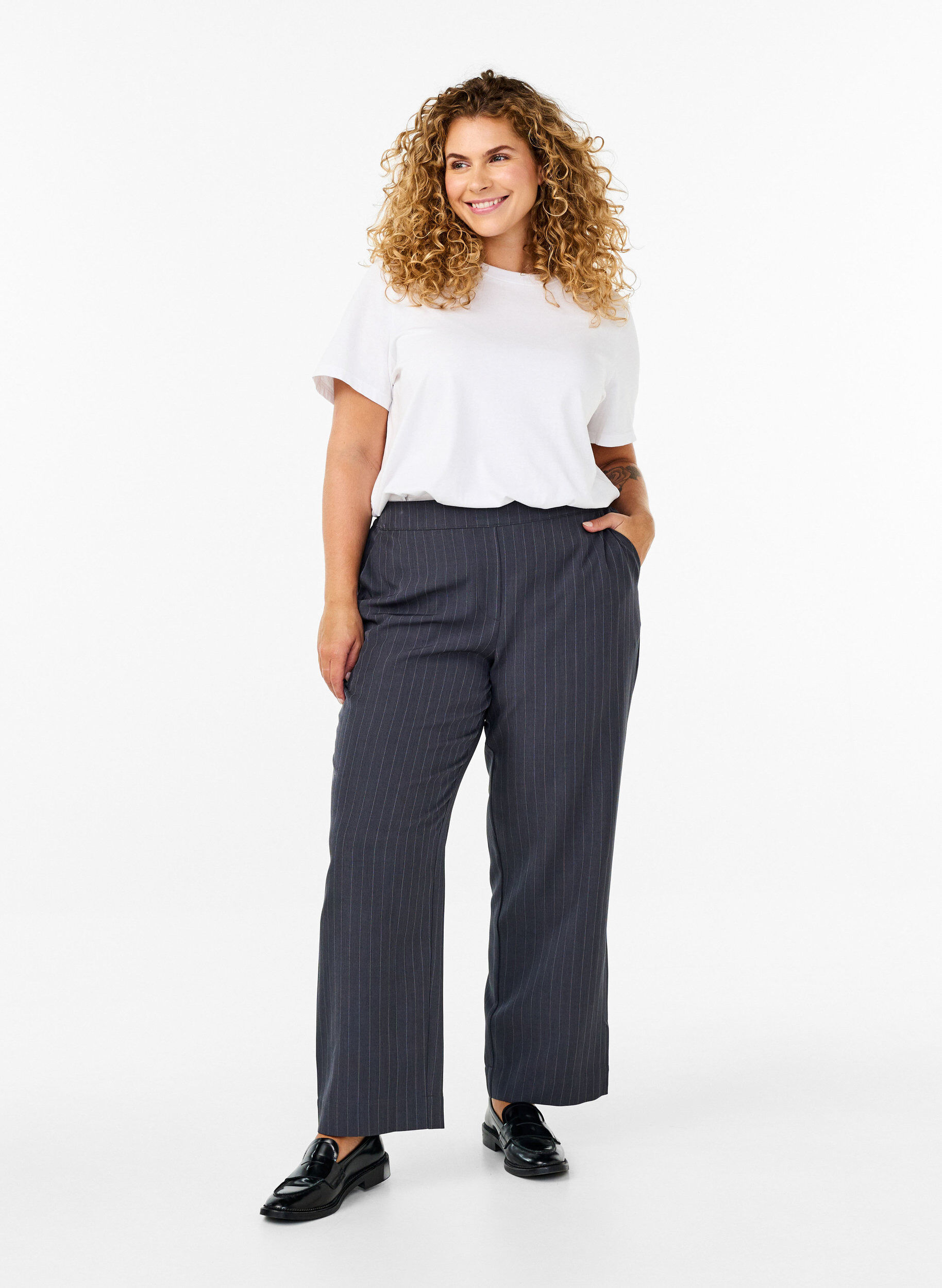 Zizzifashion FLASH - Loose trousers with pockets, Dark Grey Mel Stripe, Model image number 0