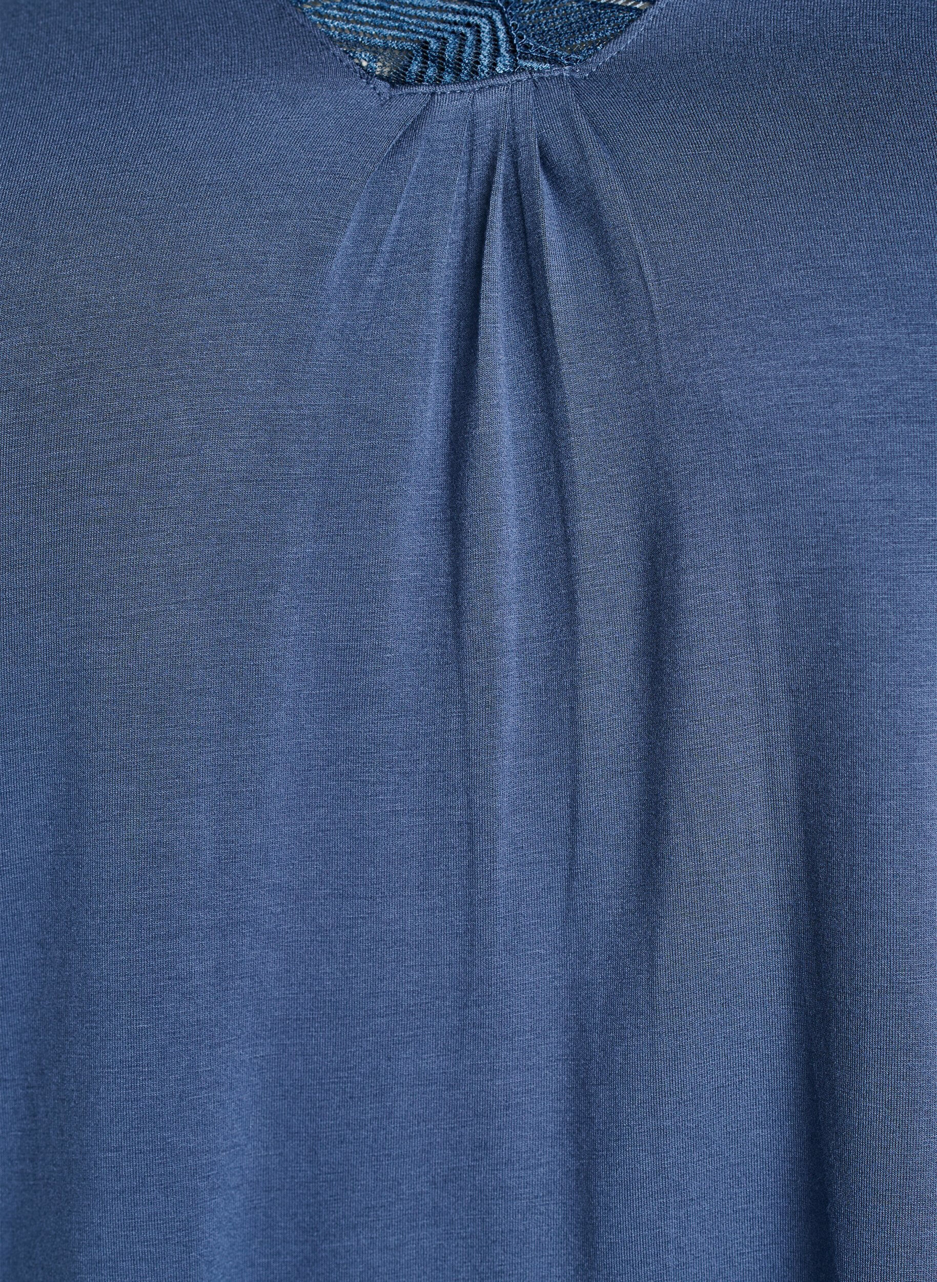 Zizzifashion Pyjama top in viscose with lace detail and 3/4-sleeves, Blue, Packshot image number 2