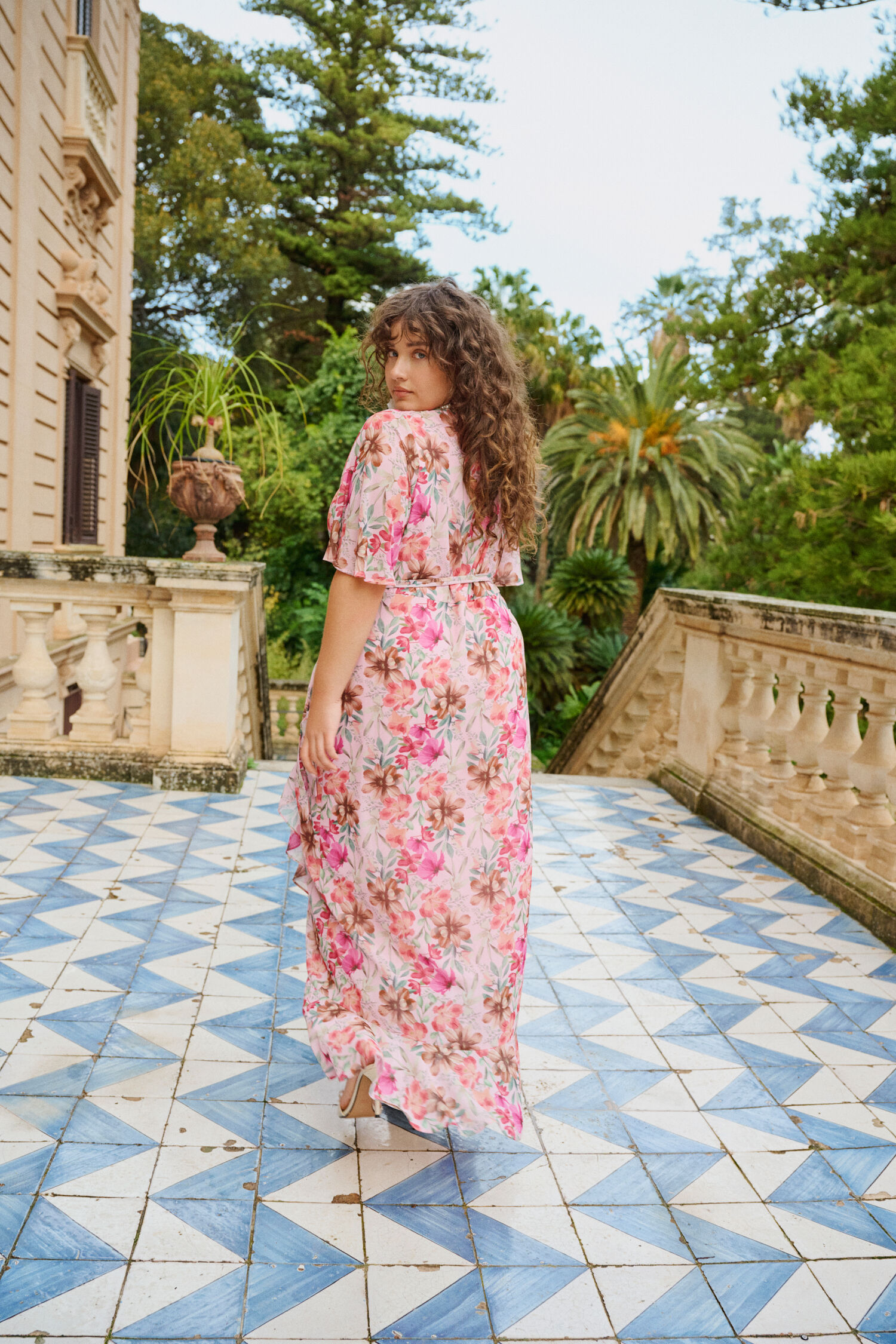 Zizzifashion Floral dress with V-neck, , Model