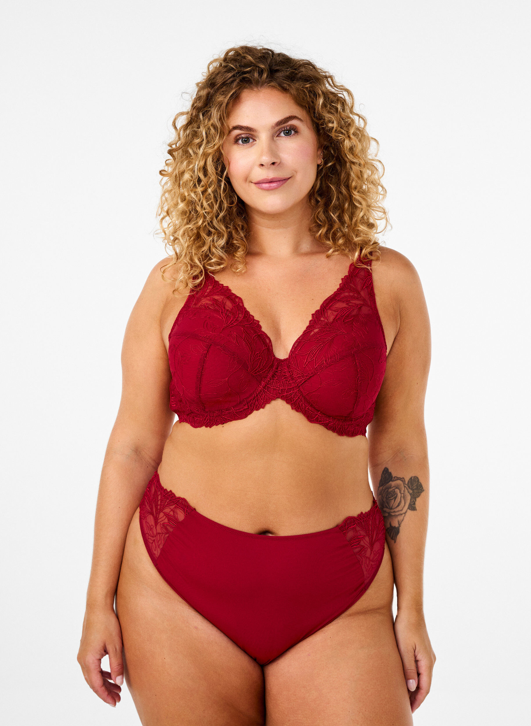 ZizzifashionMicrofiber thong with lace, Red, Model image number 0