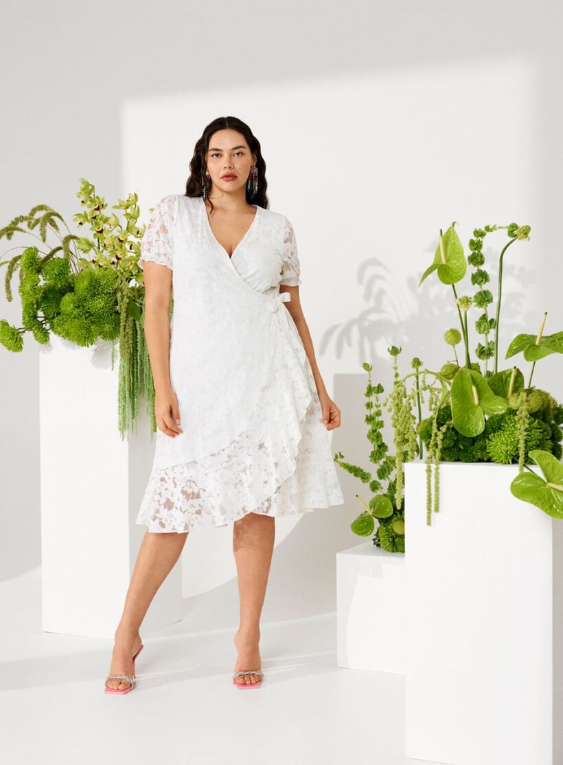 White wrap dress with flowers, , Model, 3