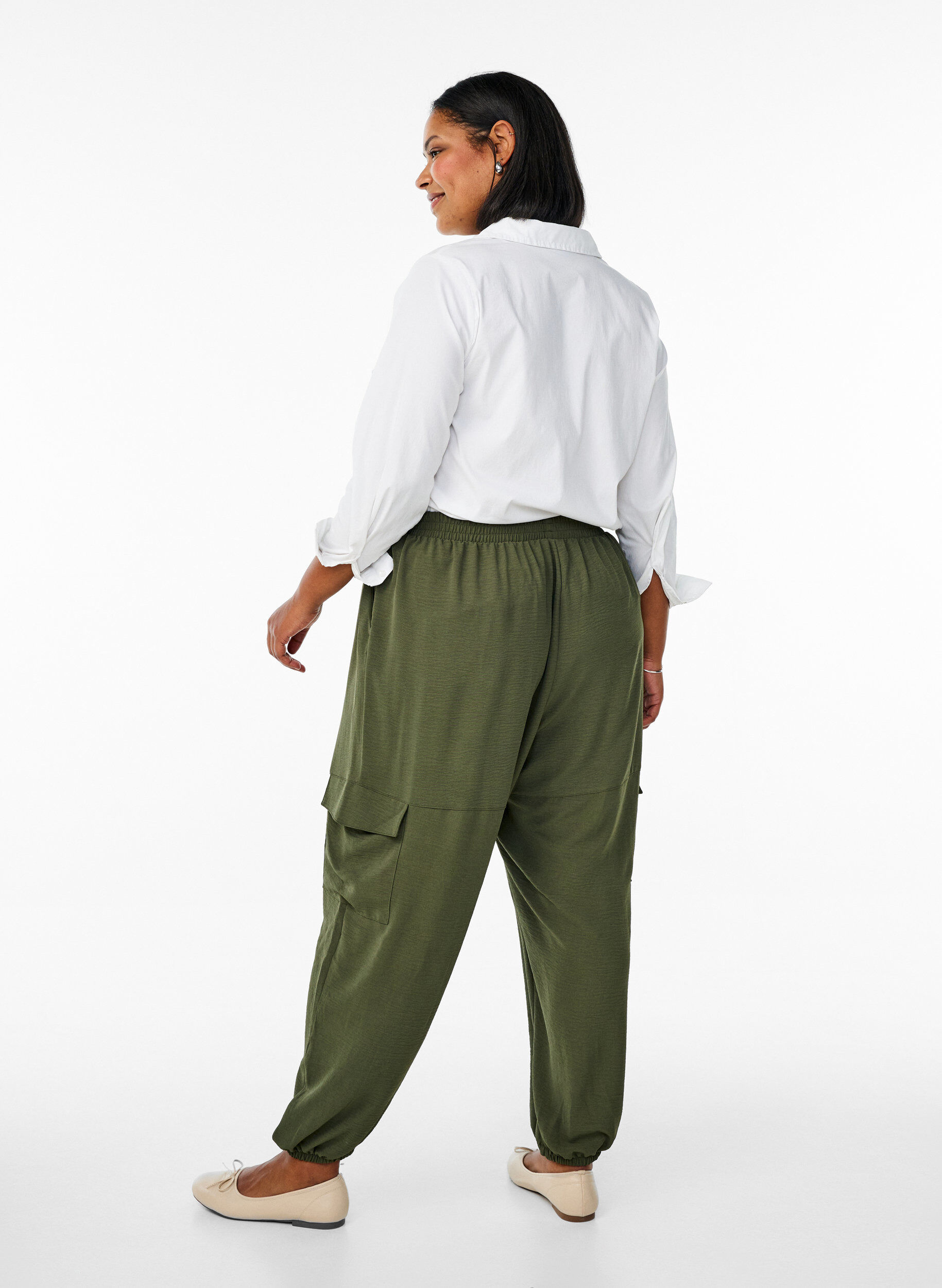Zizzifashion Harem trousers with cargo pockets and elasticated waist, Green, Model image number 1