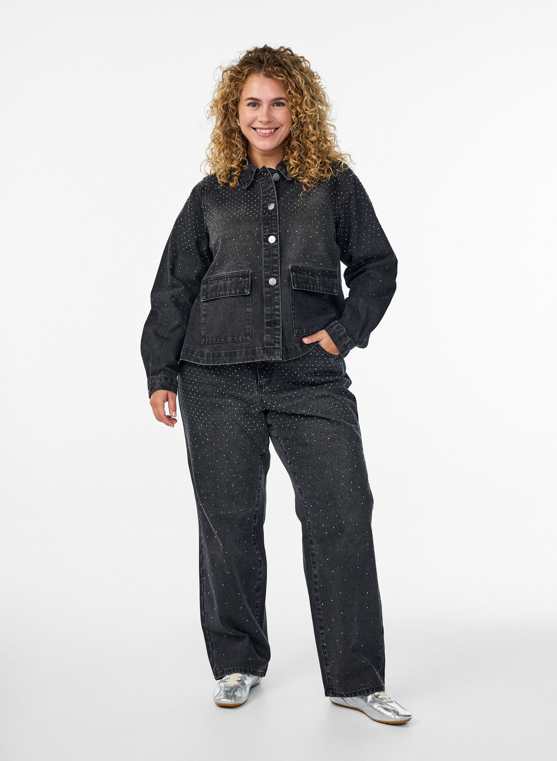 Zizzifashion Denim jacket with rhinestones and large front pockets, Grey, Model image number 1