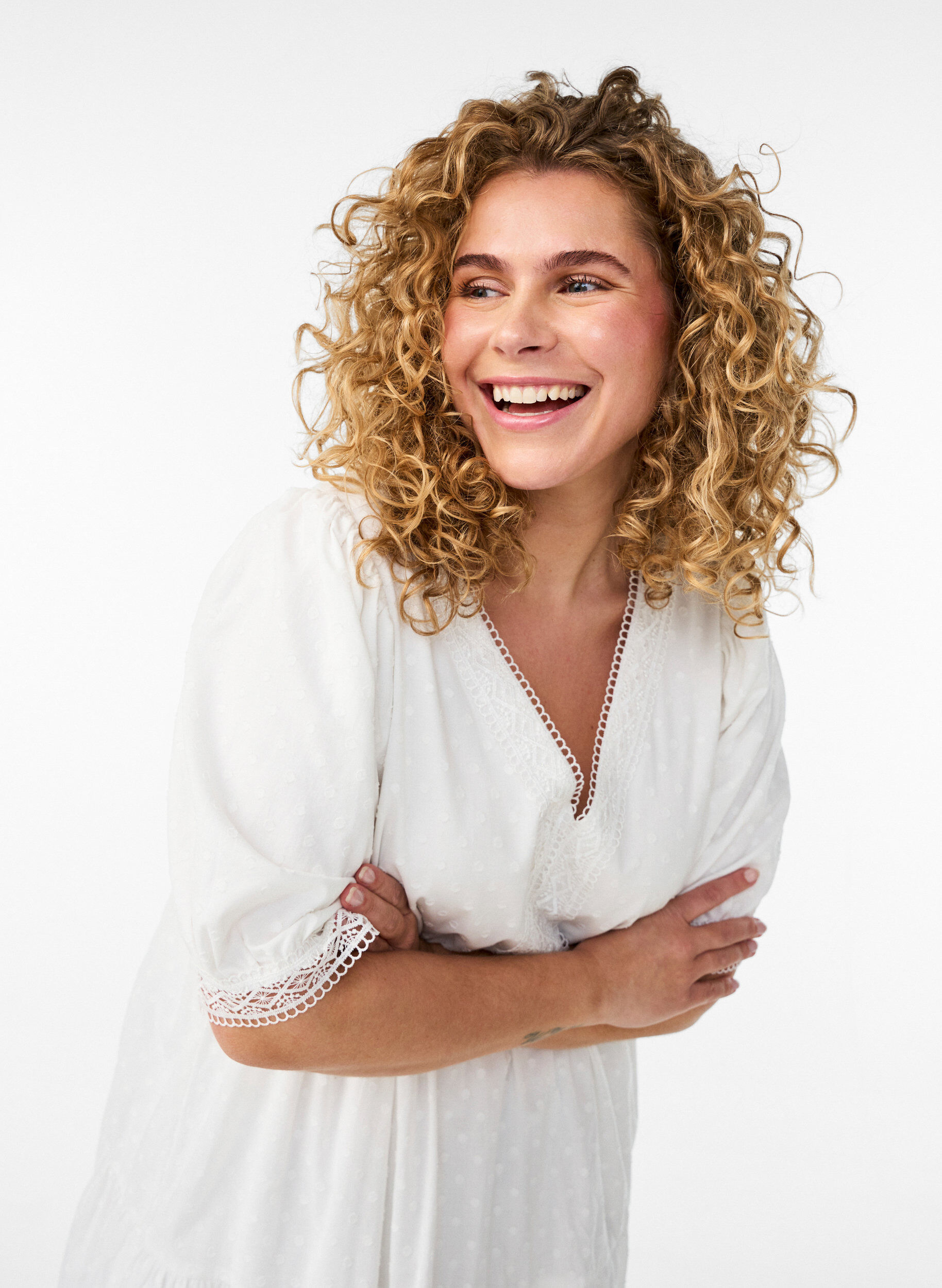 Zizzifashion Textured cotton midi dress with crochet details, White, Model image number 2