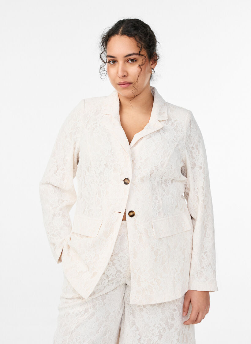 Lace blazer with button closure, Vanilla, Model