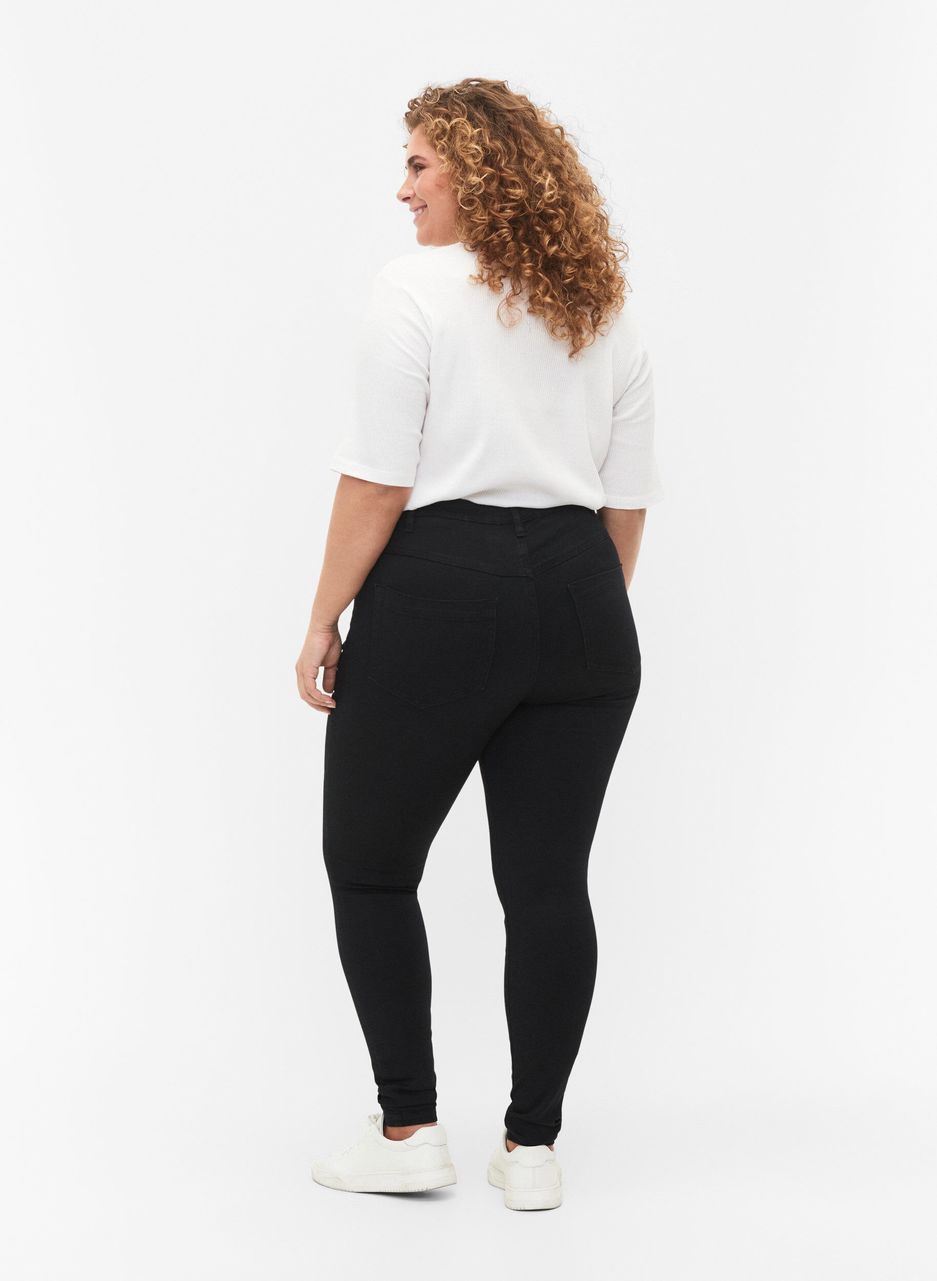 Zizzifashion Super slim Amy jeans with high waist, Black, Model image number 1