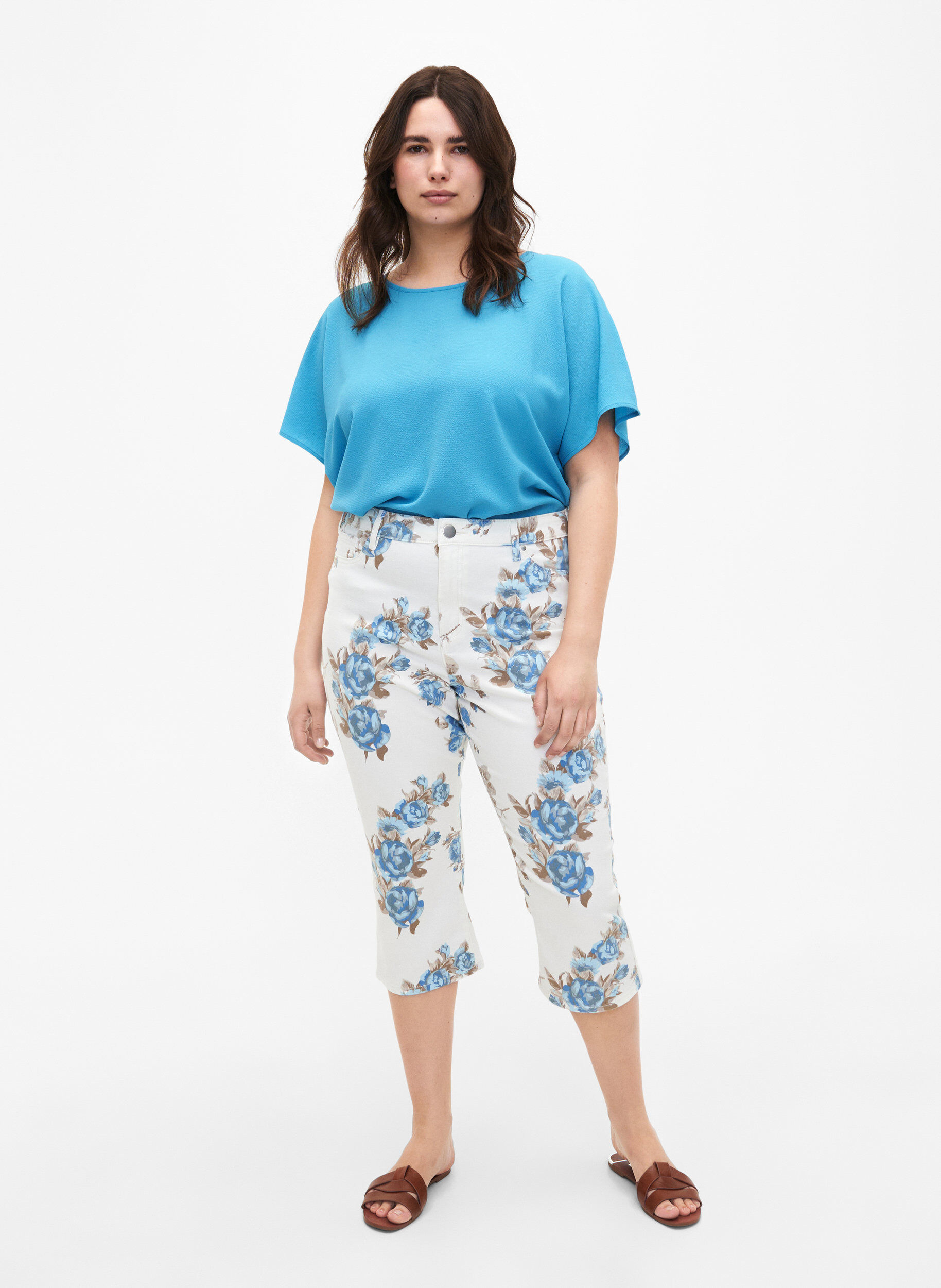 Zizzifashion Amy high waist capri jeans with floral print, White B.AOP, Model image number 0
