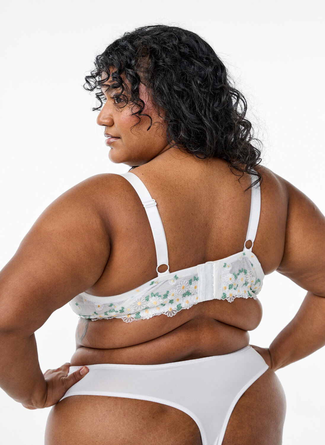 Zizzifashion Balconette bra in mesh with daisy embroidery, White, Model image number 1