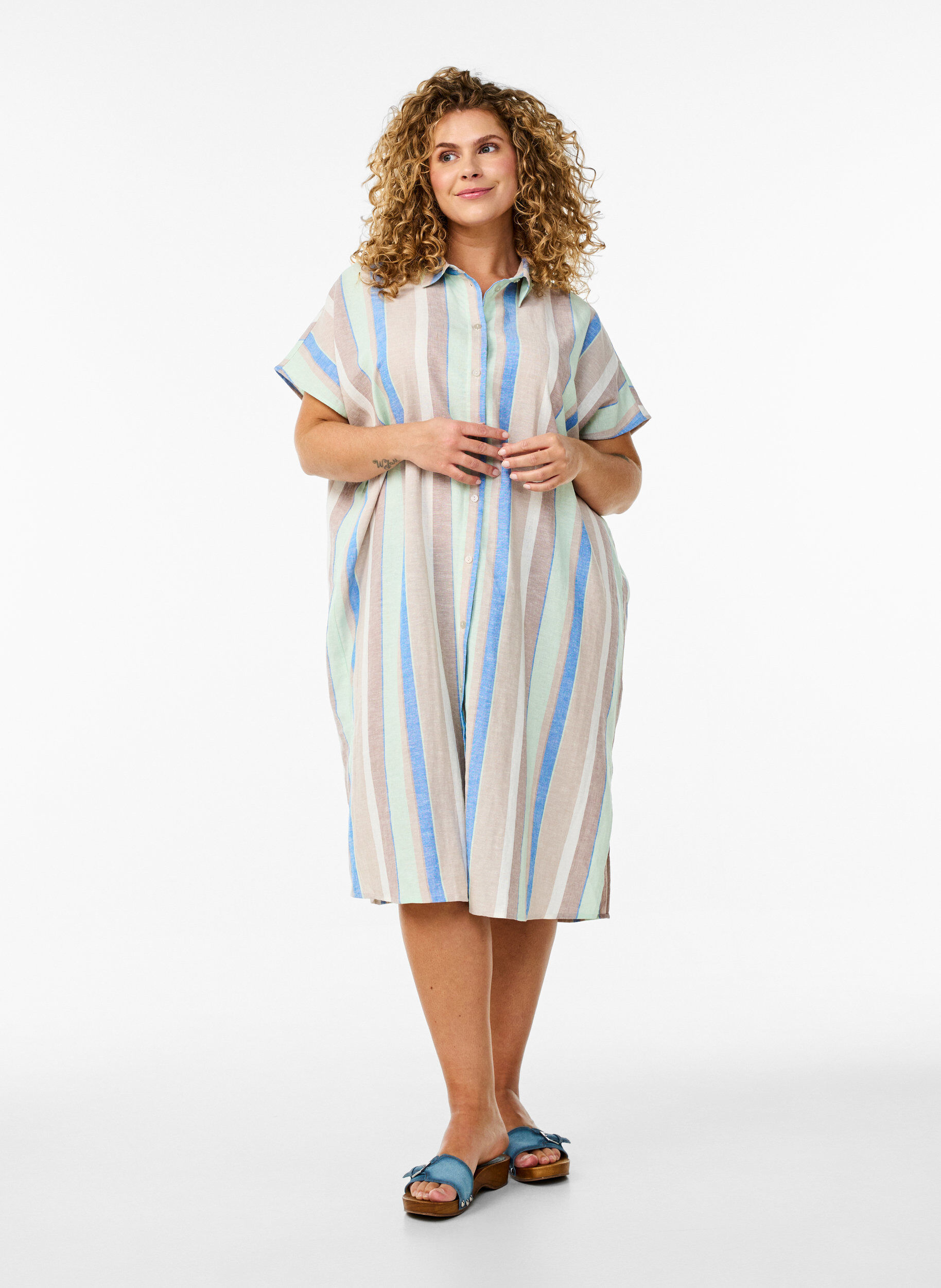 Zizzifashion Long shirt in viscose and linen, Blue, Model image number 1