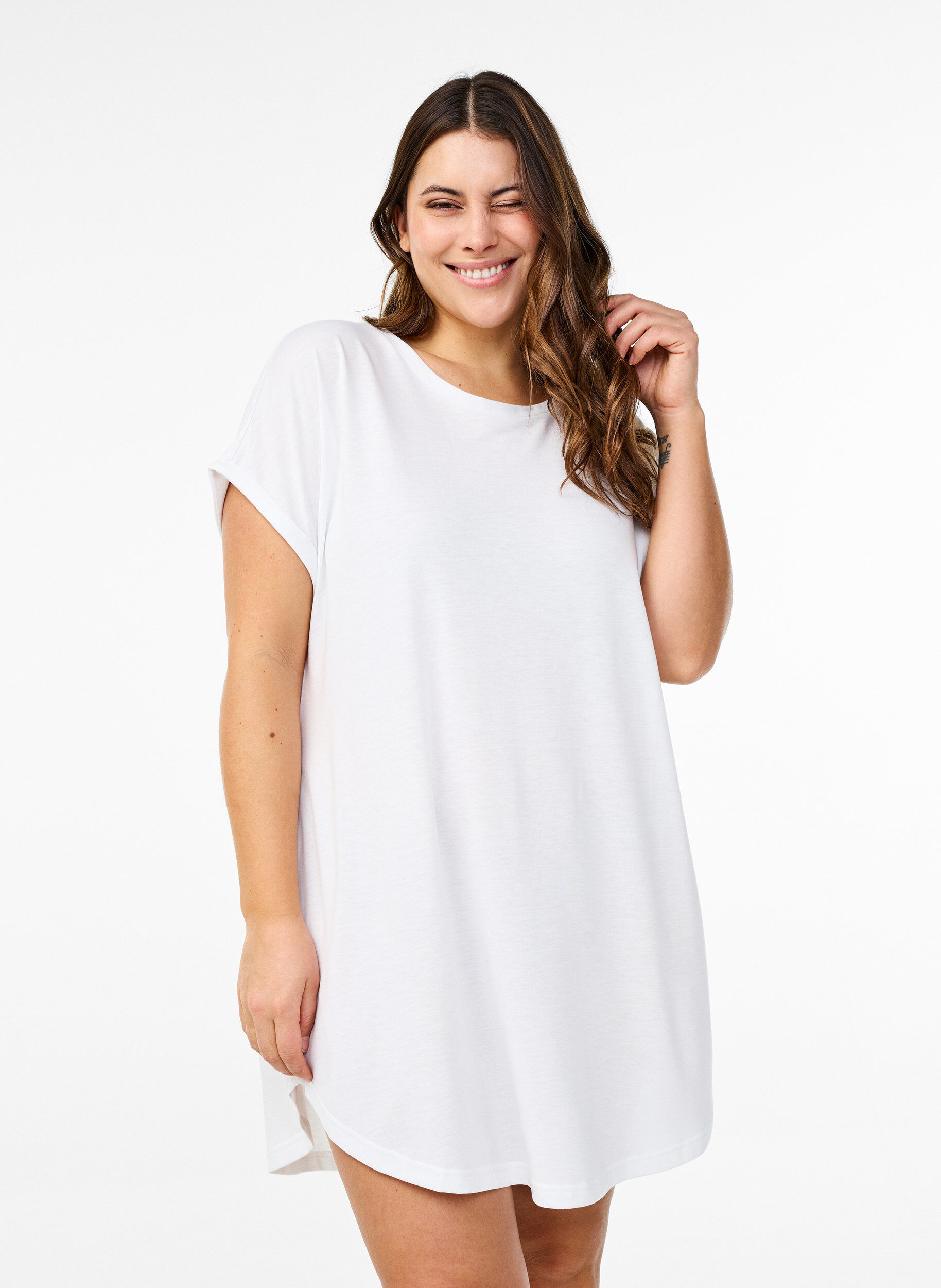 ZizzifashionShort sleeve nightgown with text print, , Model image number 0