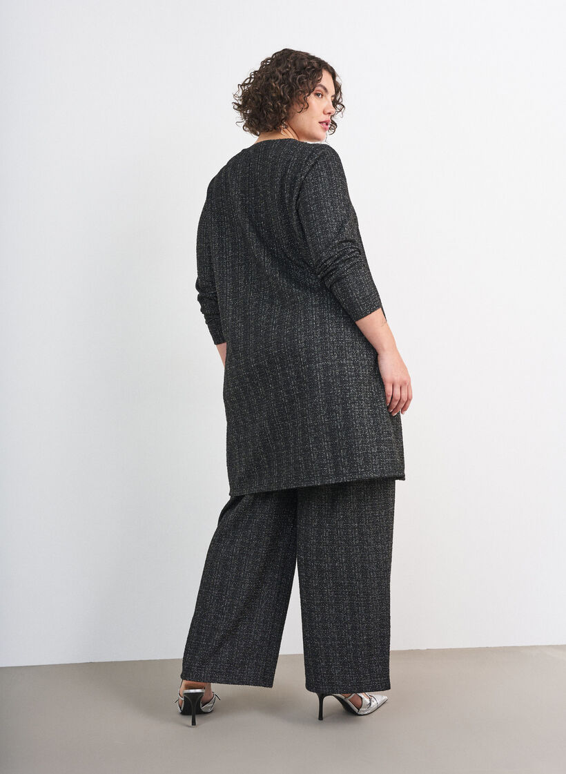 Short dress with a boucl&eacute; texture and glitter threads, Black, Model image number 4