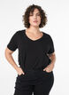 Solid-coloured basic cotton T-shirt, Black, Model image number 0