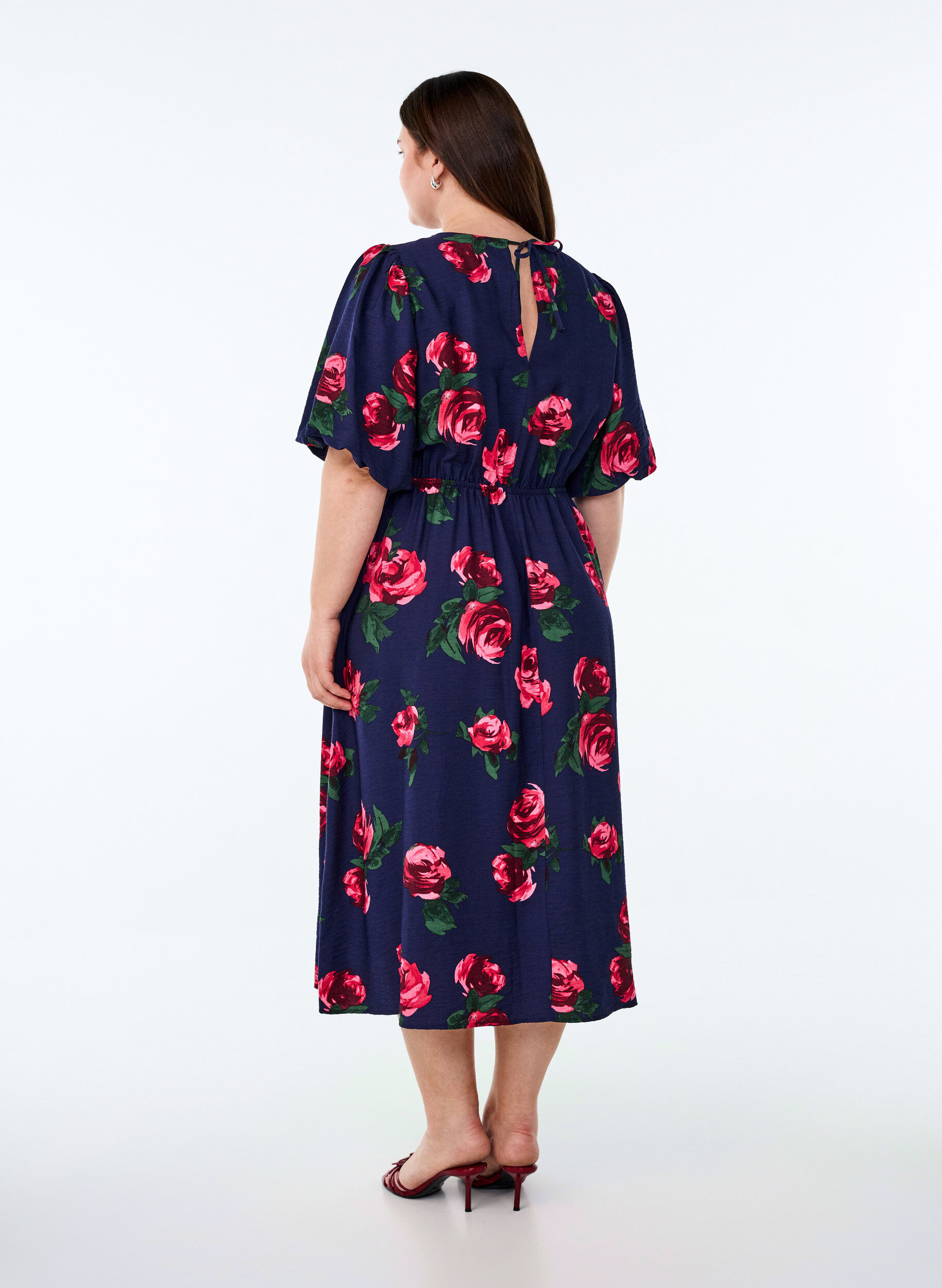 Zizzifashion Midi dress with rose print and short balloon sleeves, Blue, Model image number 2