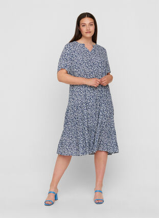 Short-sleeved viscose dress with print, Petit Blue Flower, Model image number 2