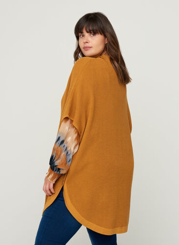 Short-sleeved knitted poncho with a high neck, Spruce Yellow, Model image number 1