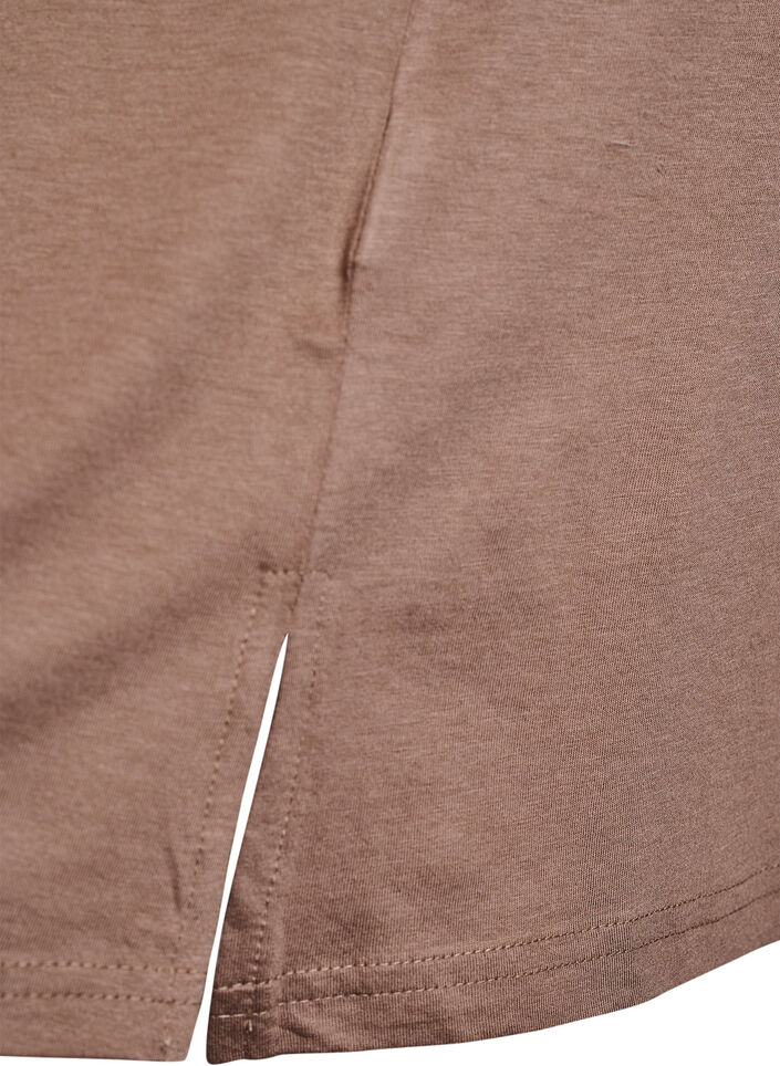 Single colour oversized t-shirt with v-neck, Brown, Packshot image number 3