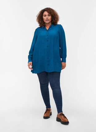 Long, solid-coloured, viscose blend shirt, Moroccan Blue, Model image number 2