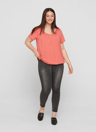 Short-sleeved t-shirt with a round neck and lace trim, Living Coral, Model image number 2