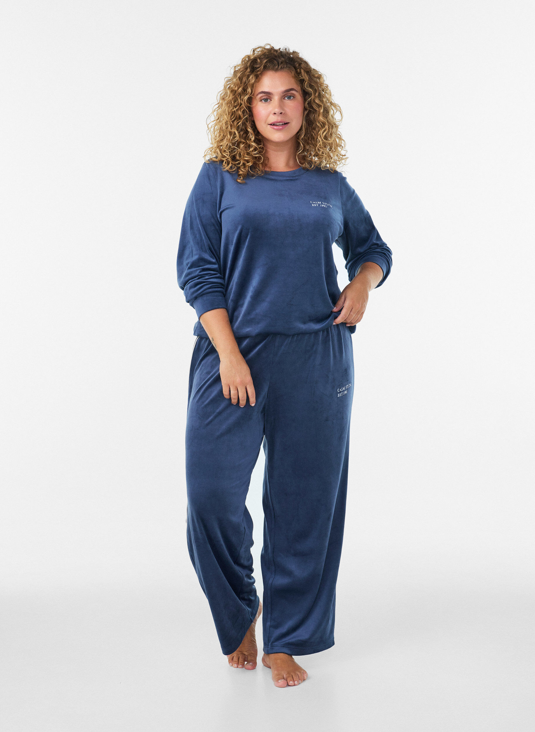 ZizzifashionVelour blouse with embroidered text, Blue, Model image number 1
