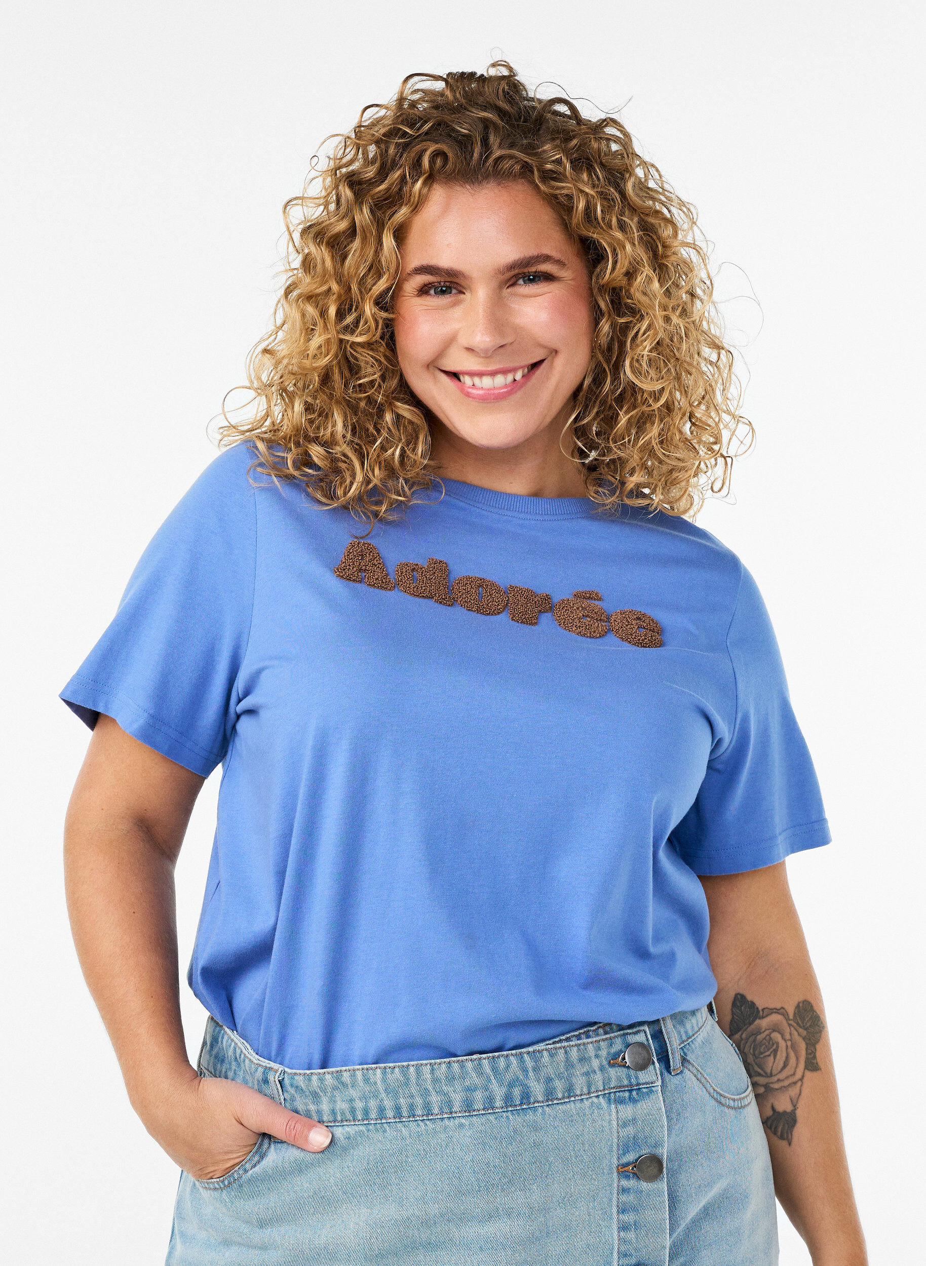 Organic cotton T-shirt with front print, Blue, Model