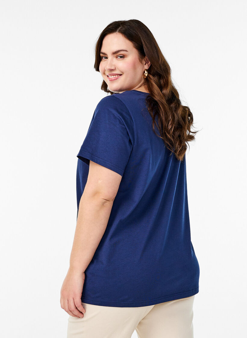 T-shirt with strawberry embroidery, Naval A. W. Berry, Model image number 1