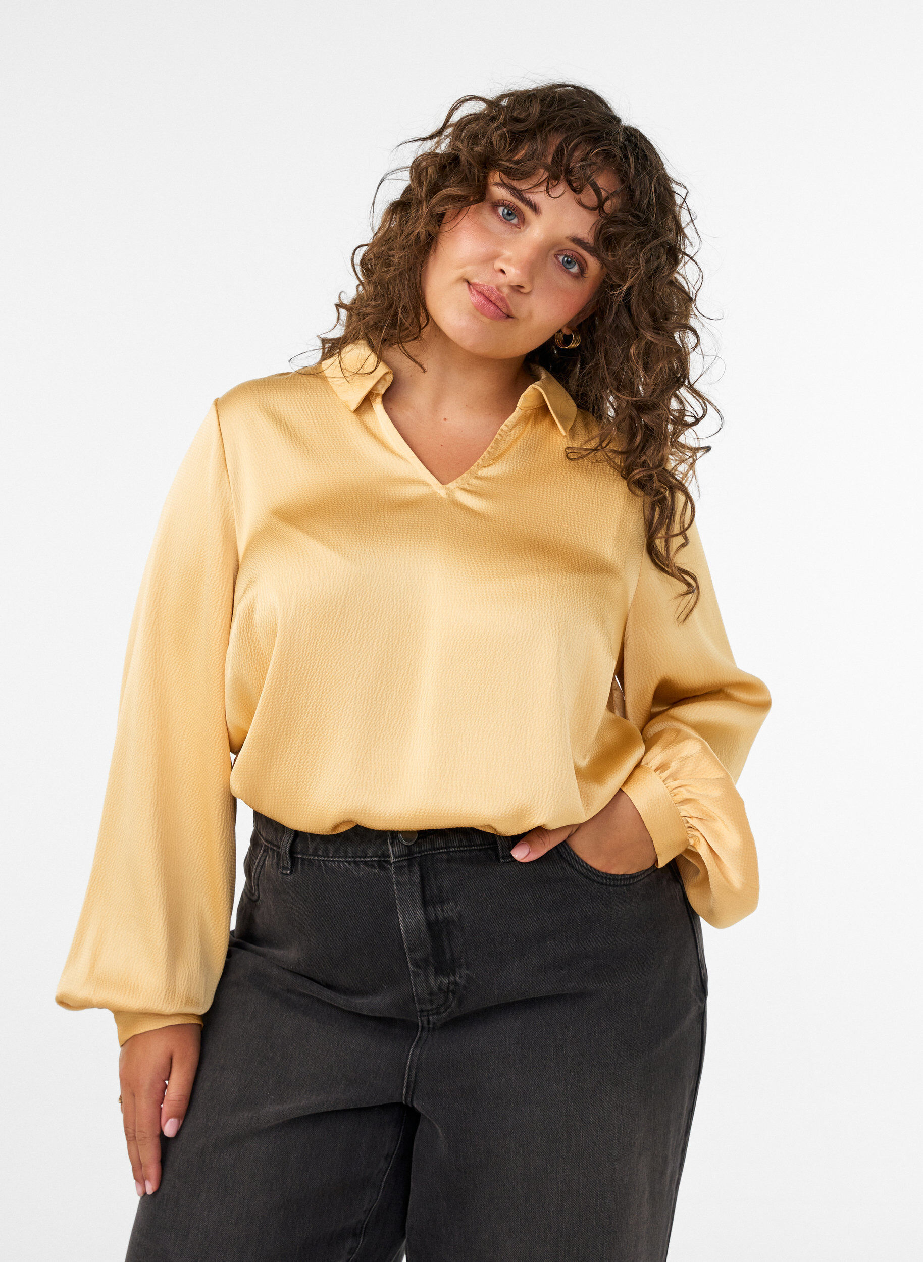 Blouse with shirt collar and V-neck, Yellow, Model