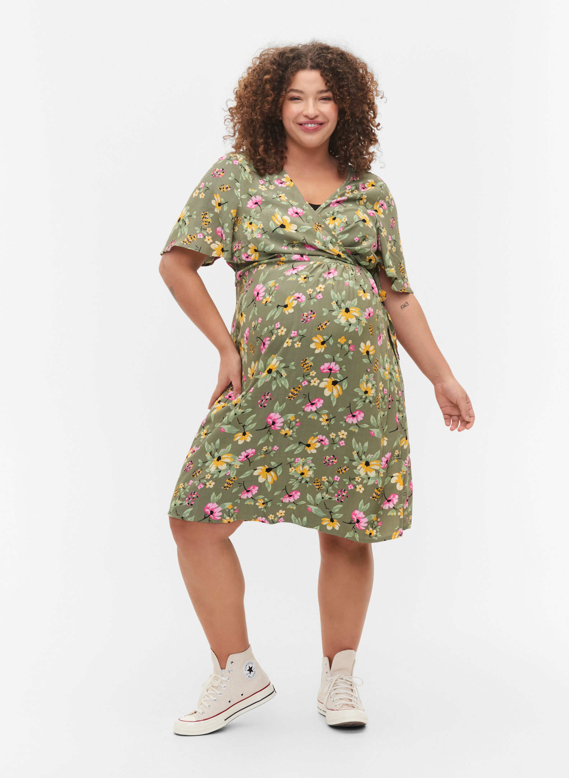 Zizzifashion Pregnancy dress in viscose with wrap, Green Flower Print, Model image number 2