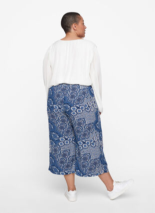 Printed culotte trousers in viscose, Asian Blue Print , Model image number 1