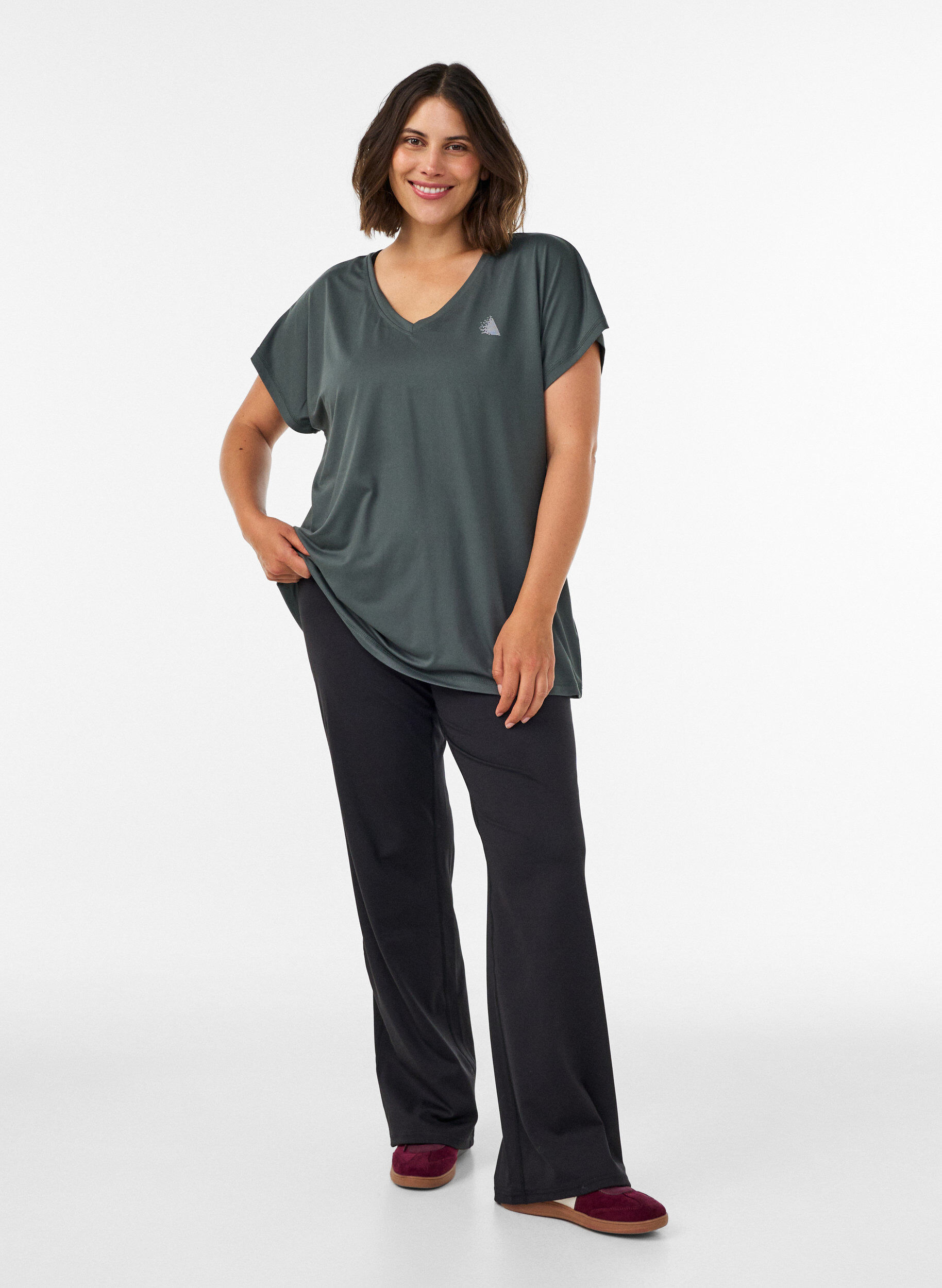 ZizzifashionLoose training t-shirt with V-neck, Green, Model image number 1