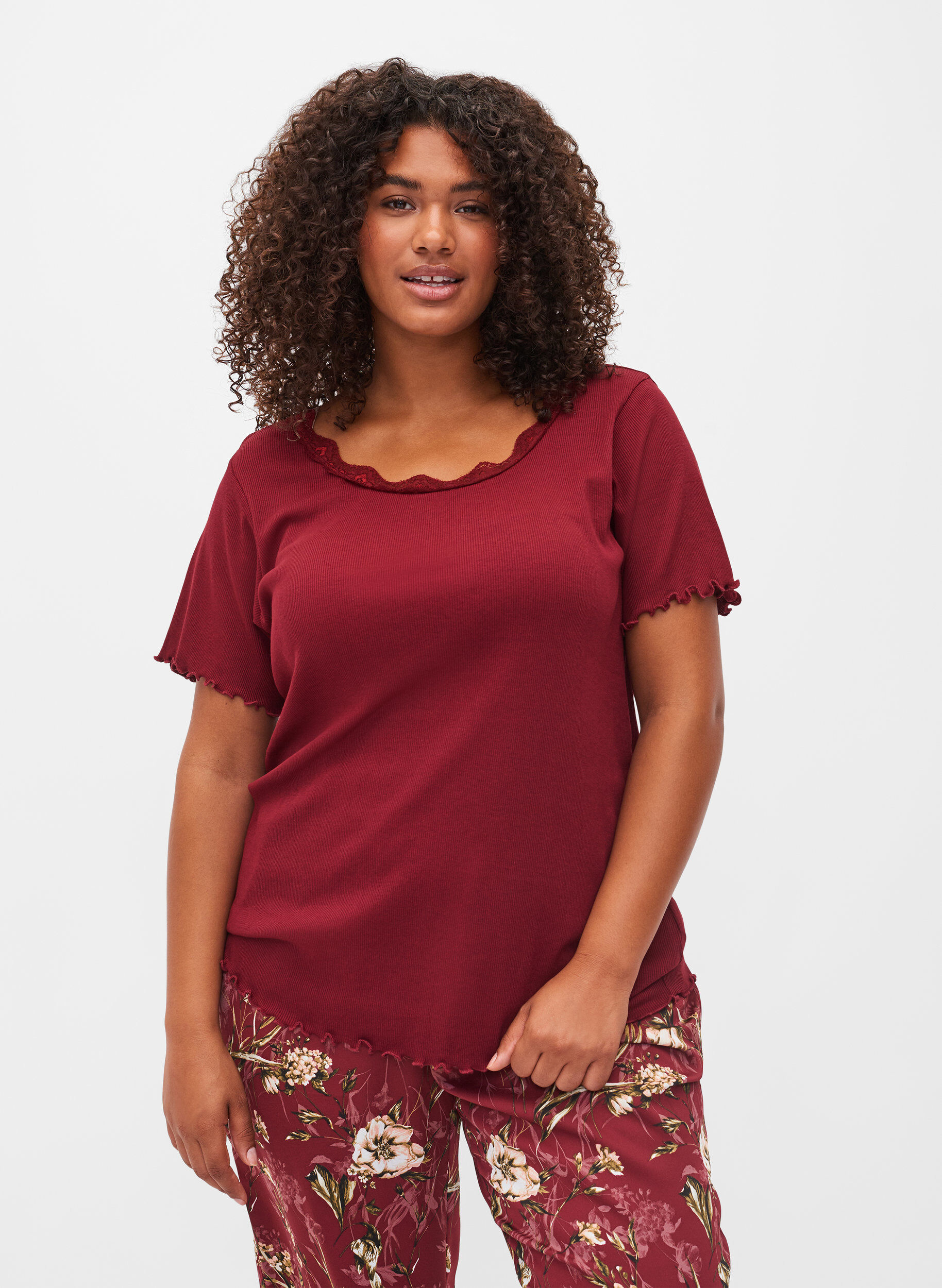 Zizzifashion Short-sleeved pyjama top with lace trim, Cabernet, Model image number 0