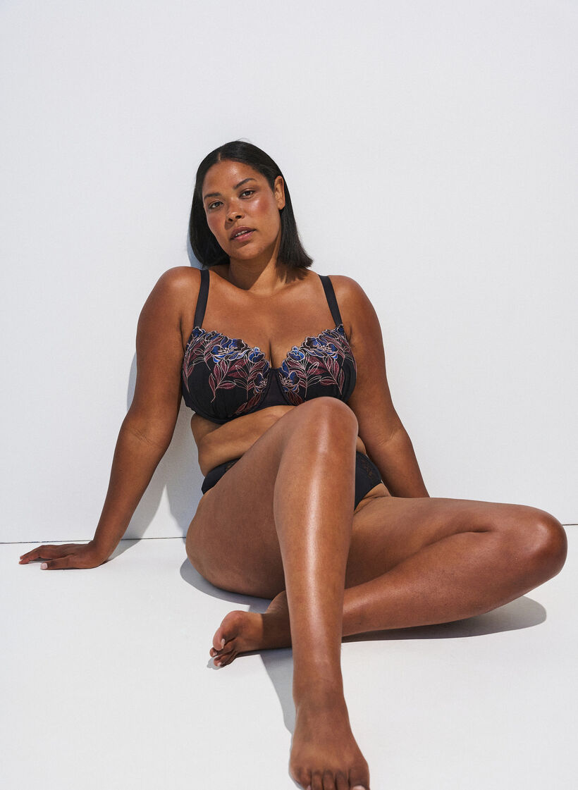Moulded bra with floral embroidery, Black, Image image number 0