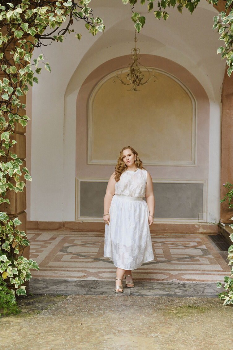 White floral set, , Model