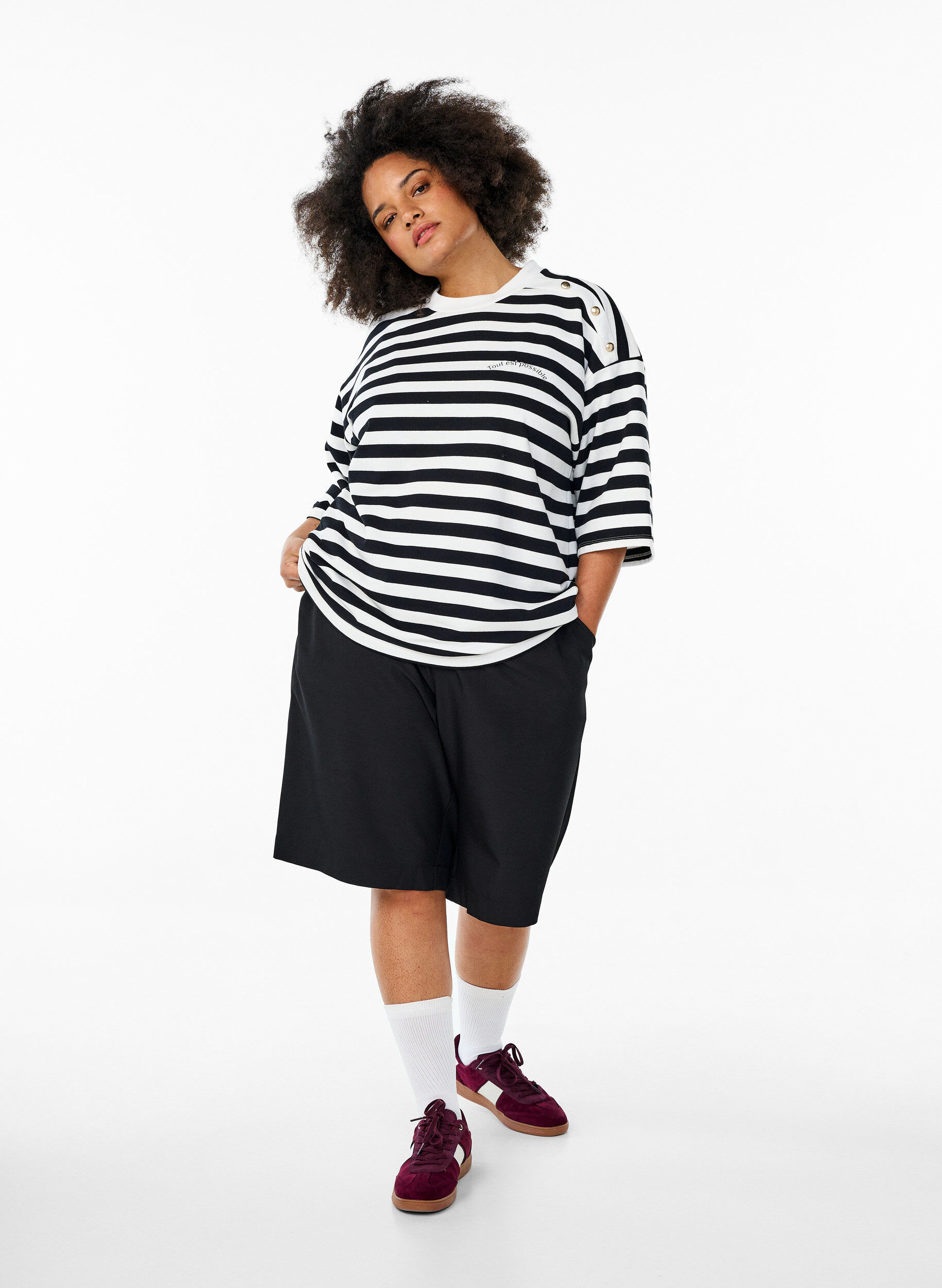 Zizzifashion Striped blouse with 3/4 sleeves and button detail, Black, Model image number 1