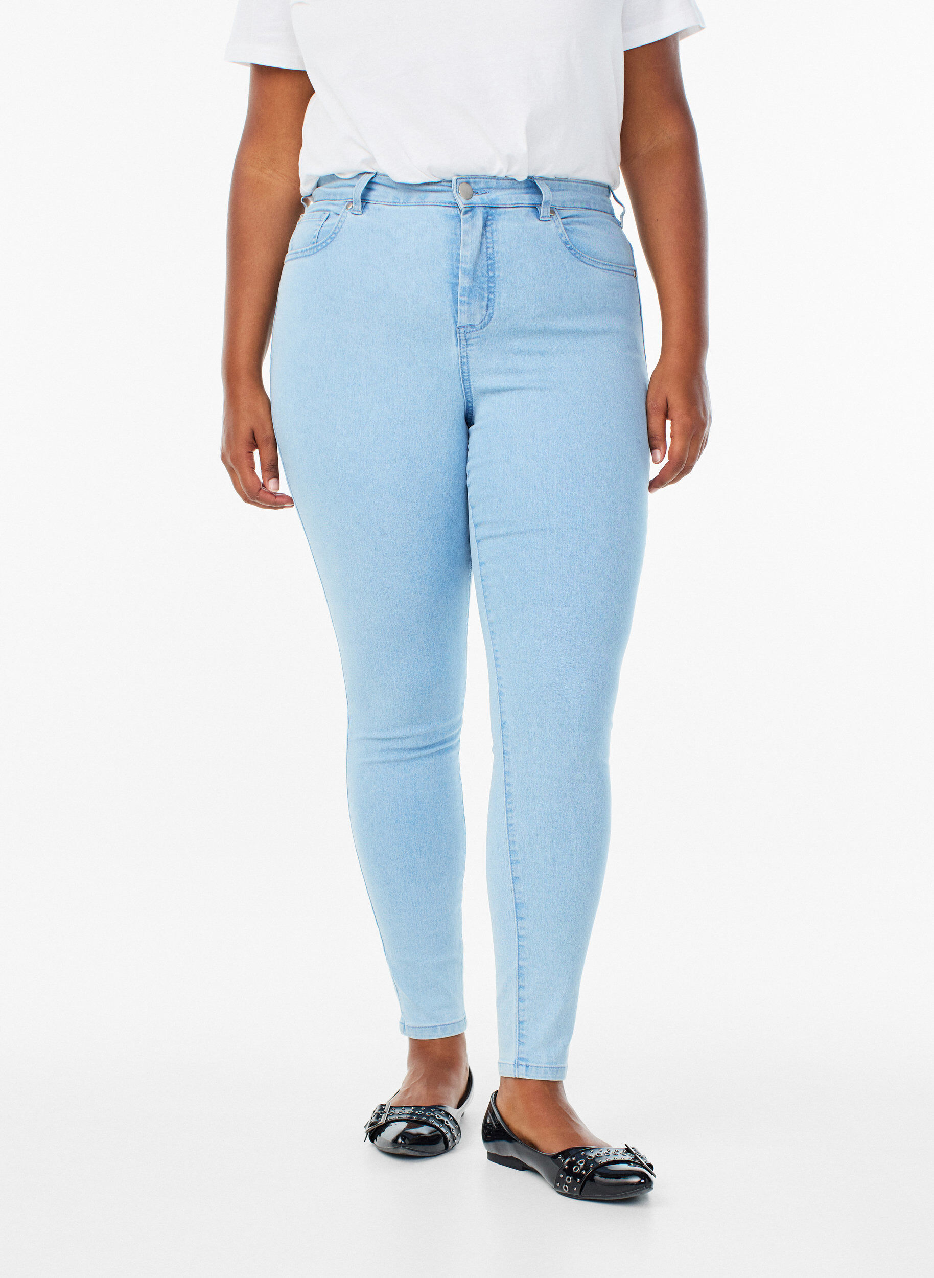Zizzifashion Amy high-waisted super slim fit jeans, Light Blue, Model image number 2