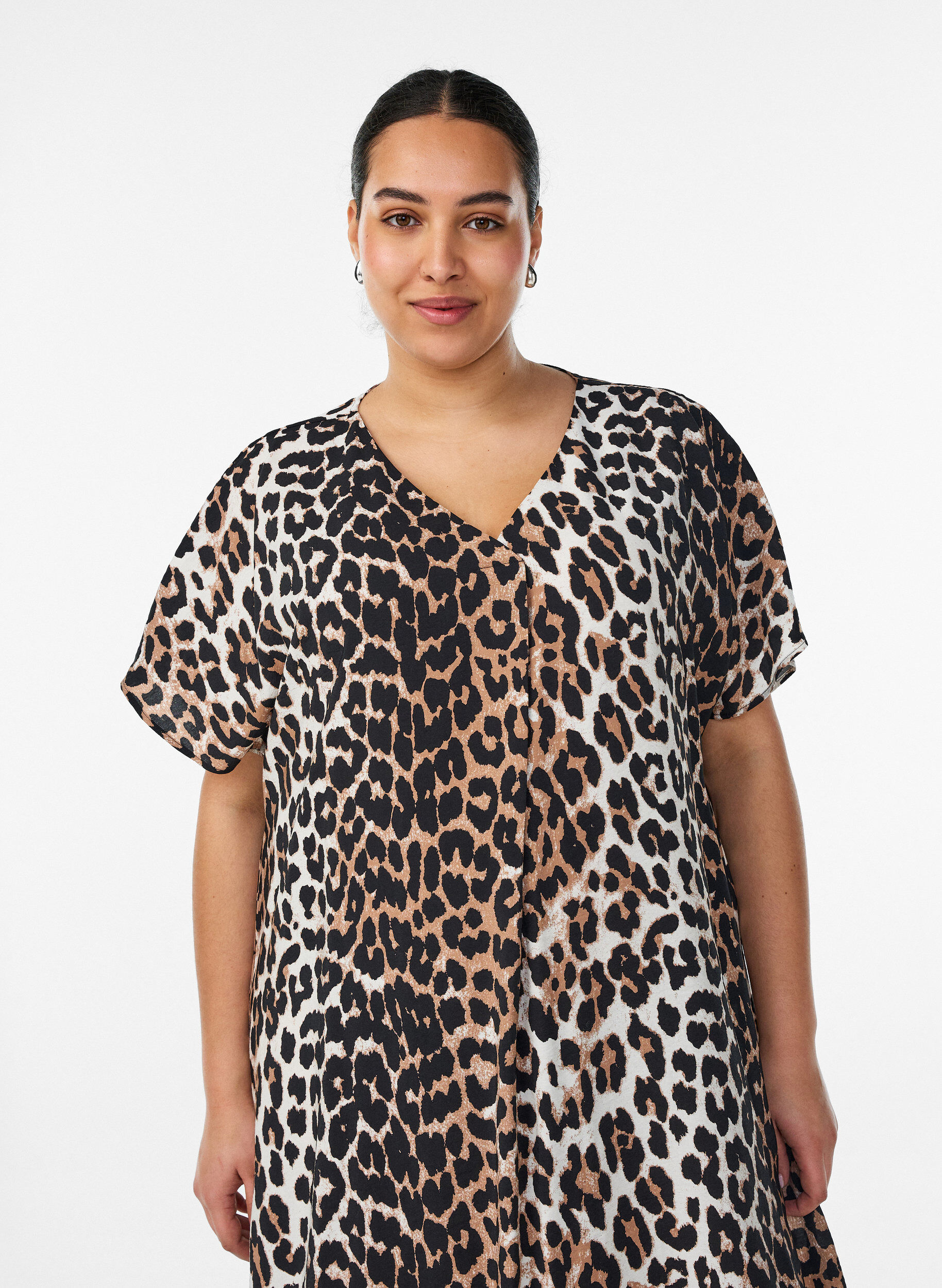 Zizzifashion V-neck dress in viscose, Brown, Model image number 2