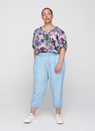 Floral blouse with 2/4-length sleeves, Purple Flower mix, Model image number 2