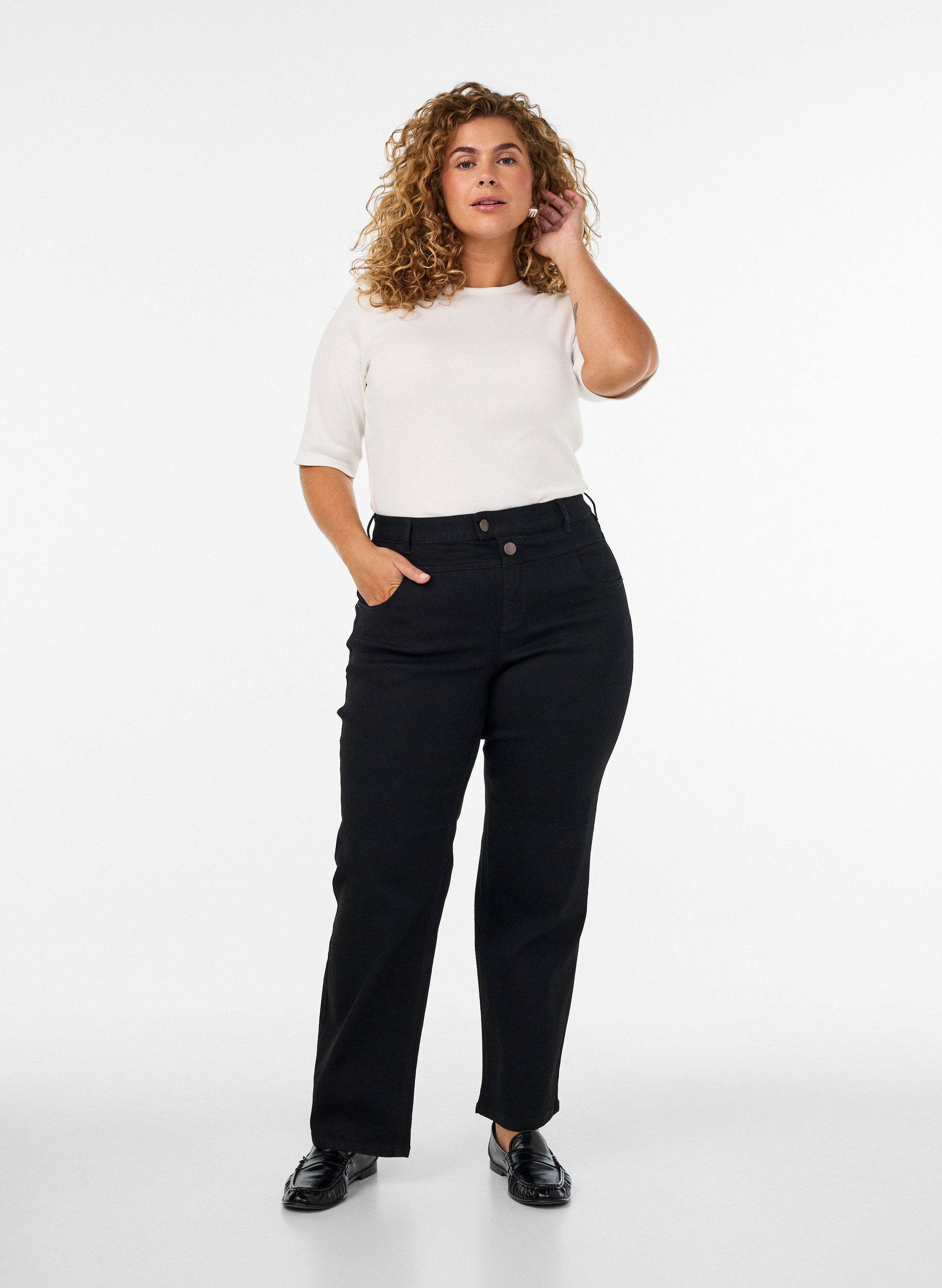Regular fit Gemma jeans with a high waist, Black, Model