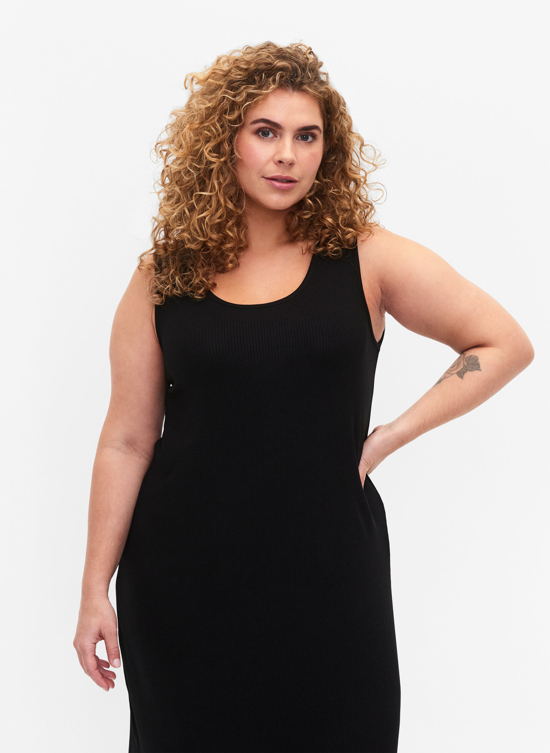 Zizzifashion Sleeveless ribbed dress in viscose, Black, Model image number 2