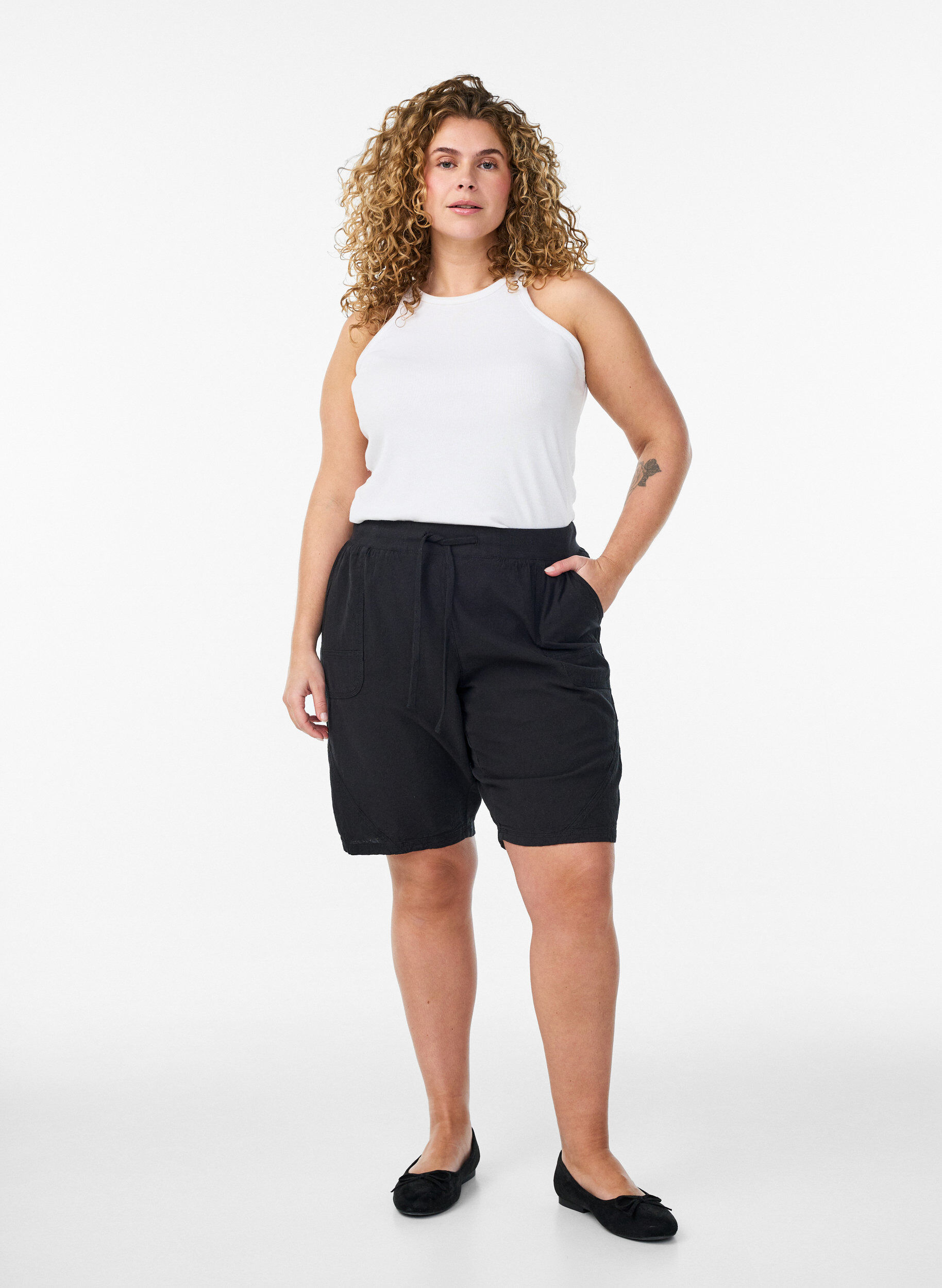 Zizzifashion Loose cotton shorts with pockets, Black, Model image number 1